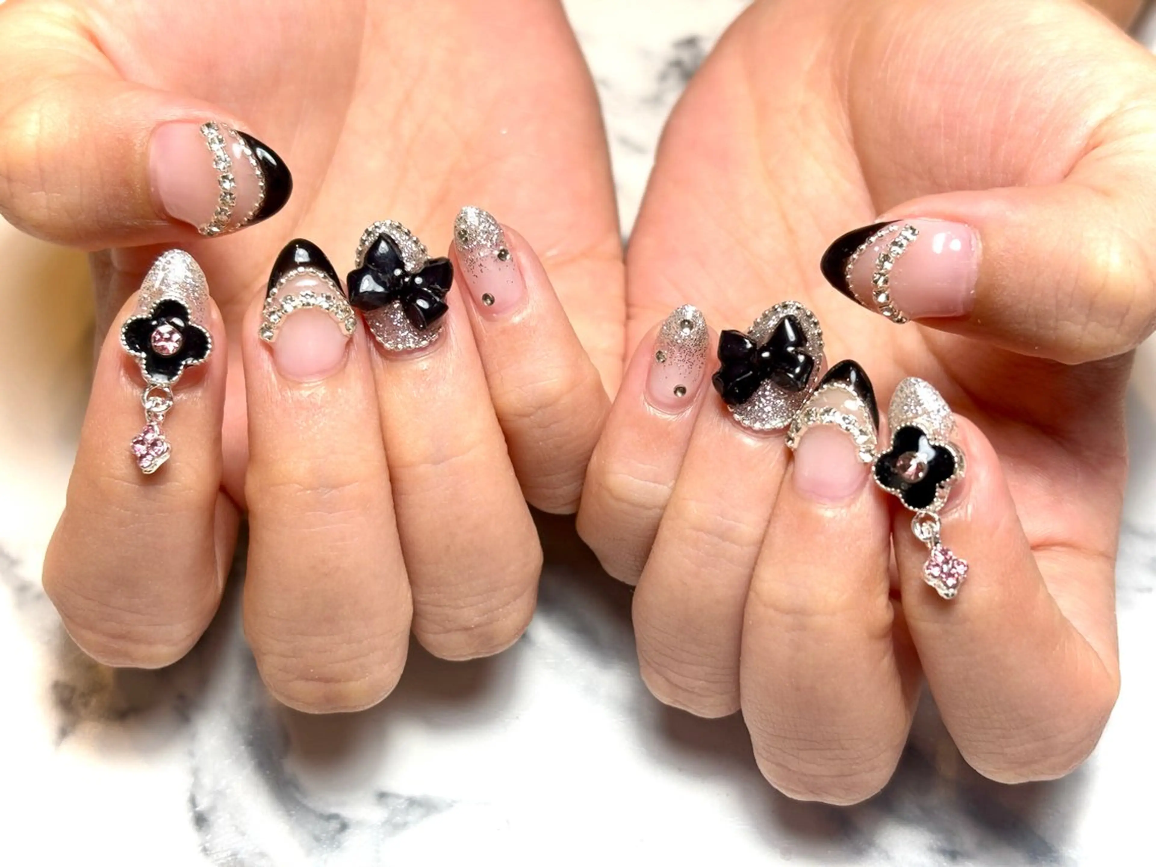 ⭐︎オフあり⭐︎持ち込みデザイン時間内アートし放題つけ放題🩶の写真