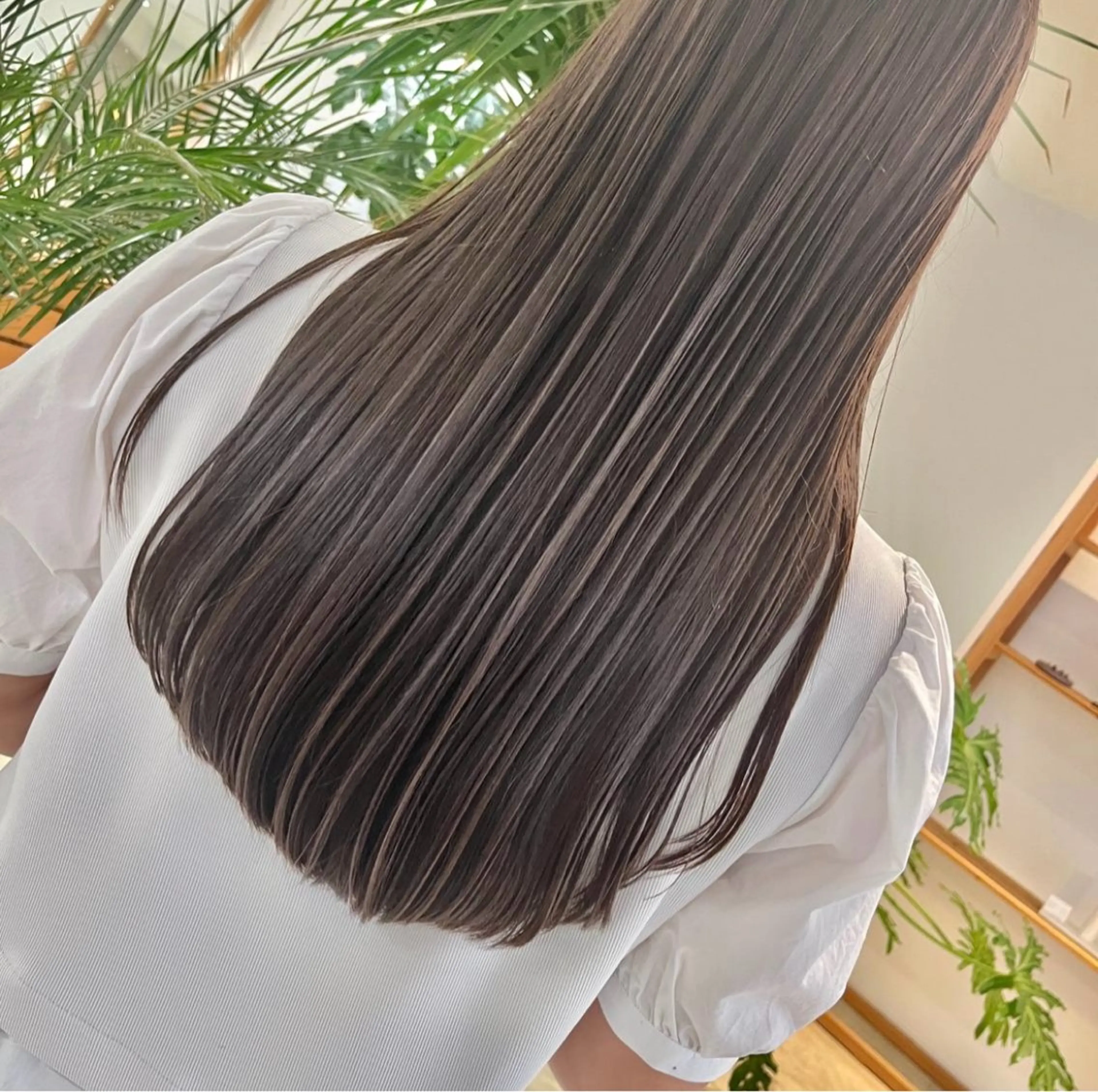 ロング ハイライト カット ヘアカラー hoNua. 栄/透明感カラーのヘアスタイル