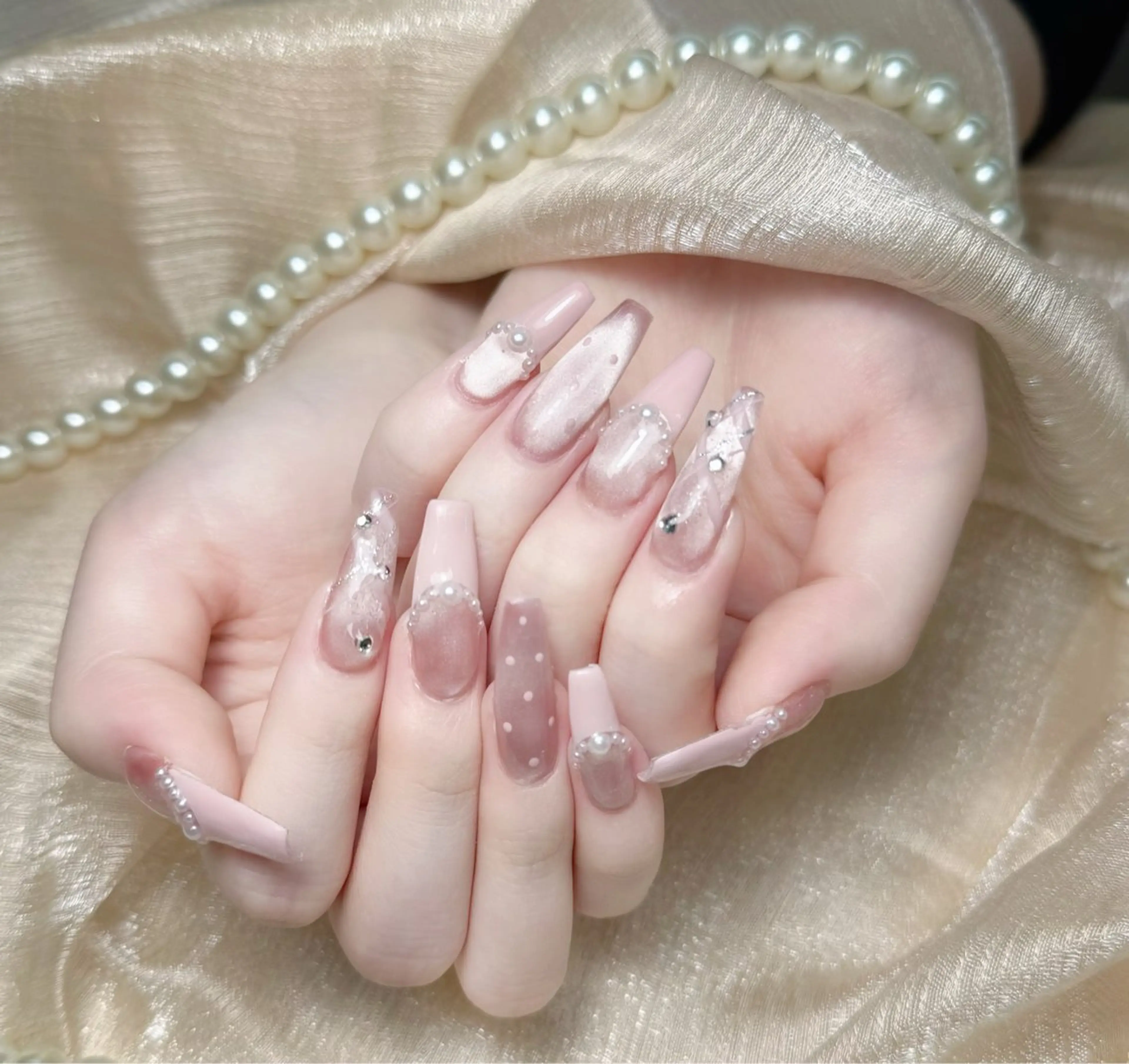 ネイル ハンドネイル ハンドケア いちご chan novaのネイルデザイン