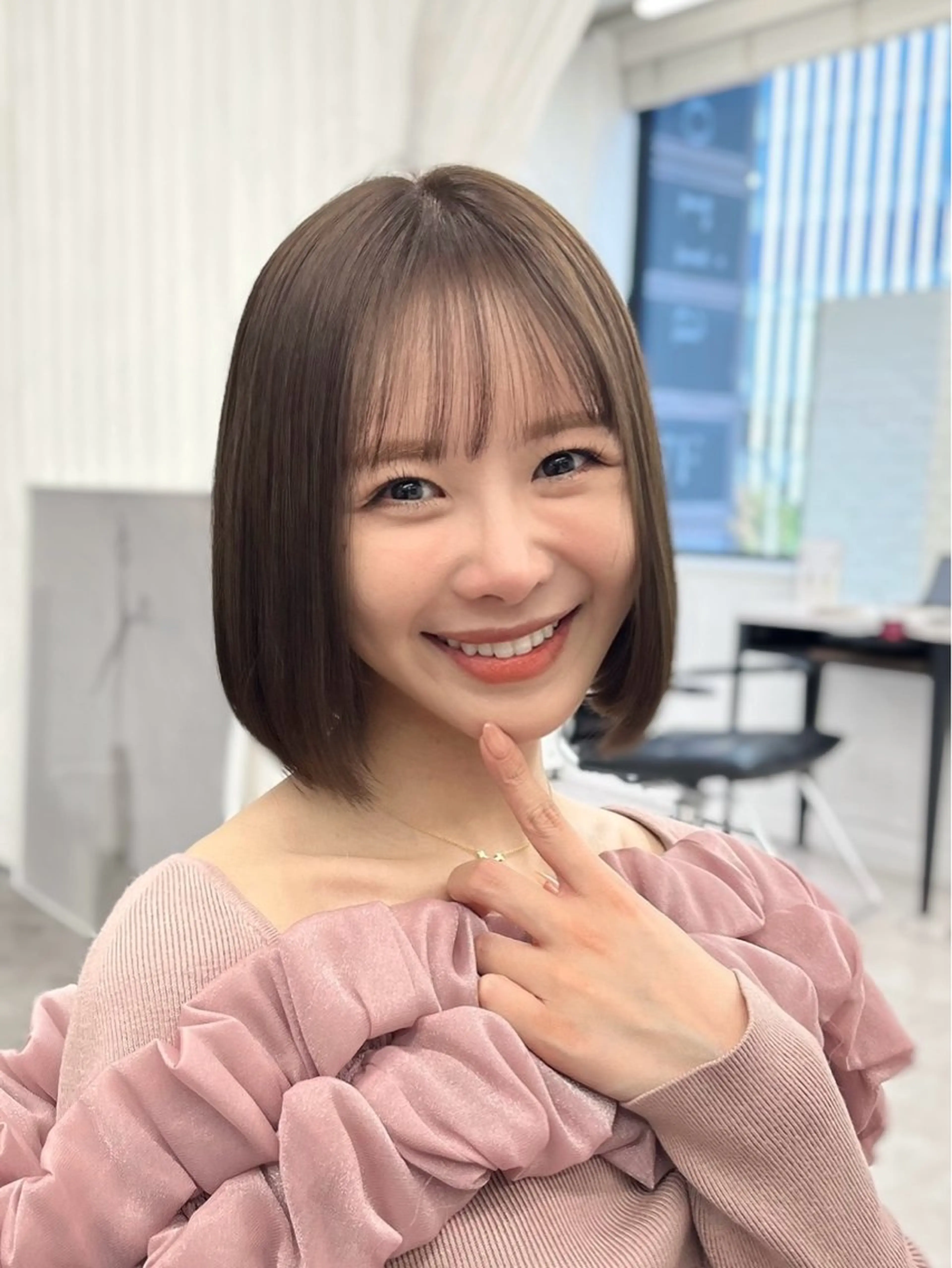 ショート カラー パーマ ヘアアレンジ ブリーチ ケアブリーチ ダブルカラー イルミナカラー ボブ 韓国ヘア×顔まわり 🇰🇷和知拓郎のヘアスタイル