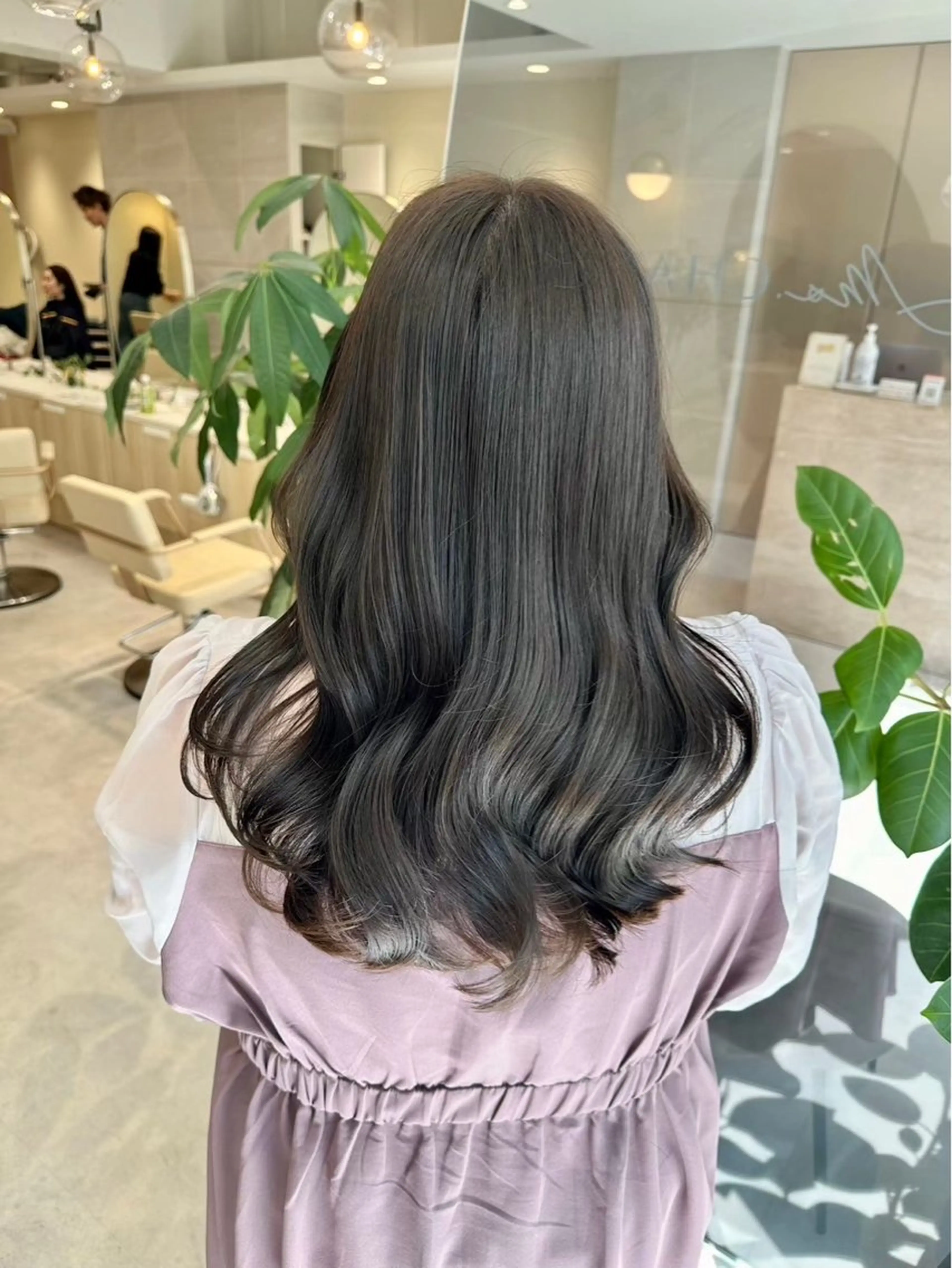 セミロング カラー 似合わせカット 小顔カット 縮毛矯正 カット ヘアカラー 青山/駅近/徒歩1分 表参道/小顔カットのヘアスタイル