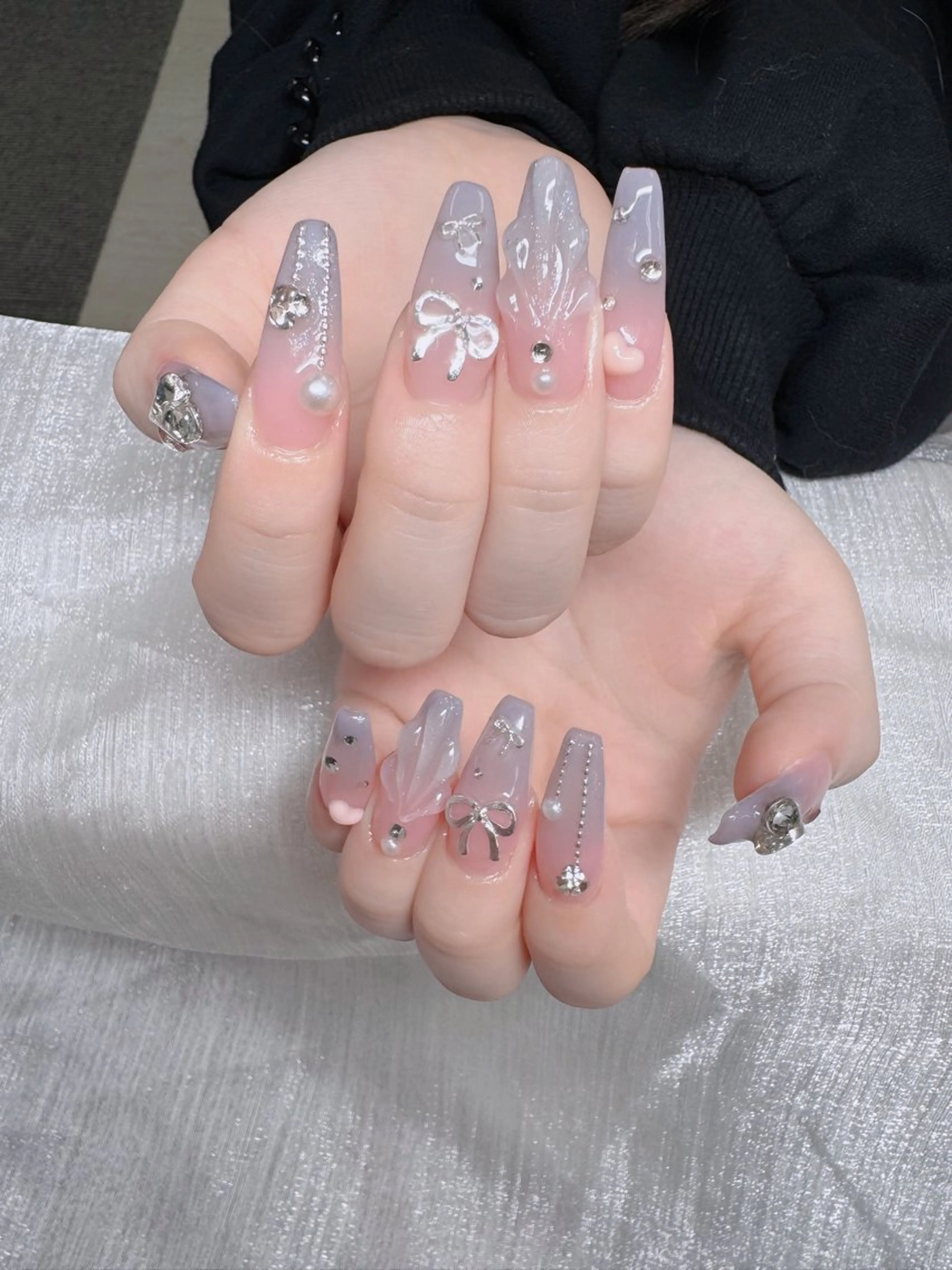 ネイル フレンチネイル ジェルネイル ハロウィン キラキラネイル 韓国ネイル H.babynailsalon所属・H.baby Nail Salonのネイルデザイン