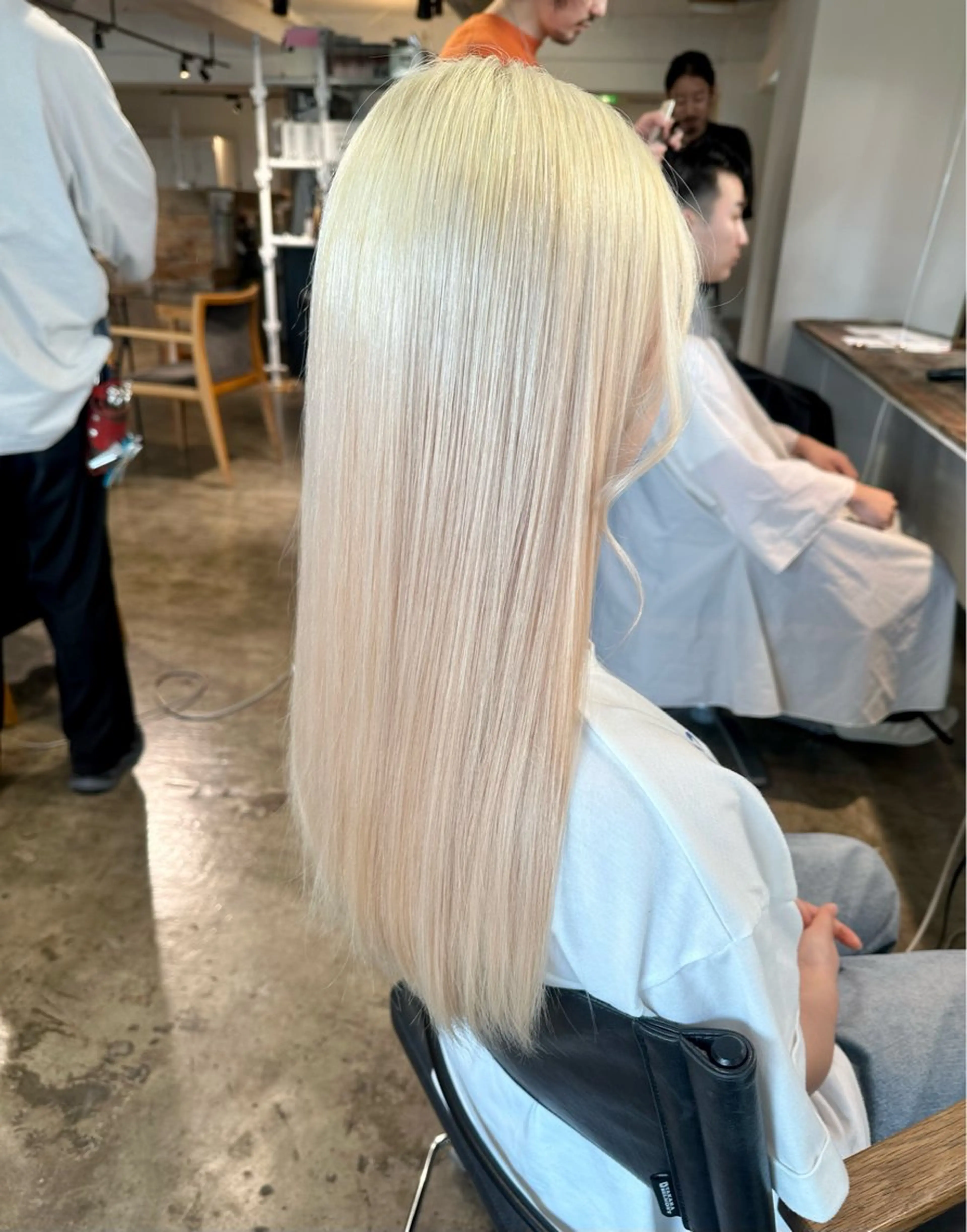 ロング ヘアカラー トリートメント ヘアセット ✨艶ブリーチカラー ✨四ノ宮裕己のヘアスタイル