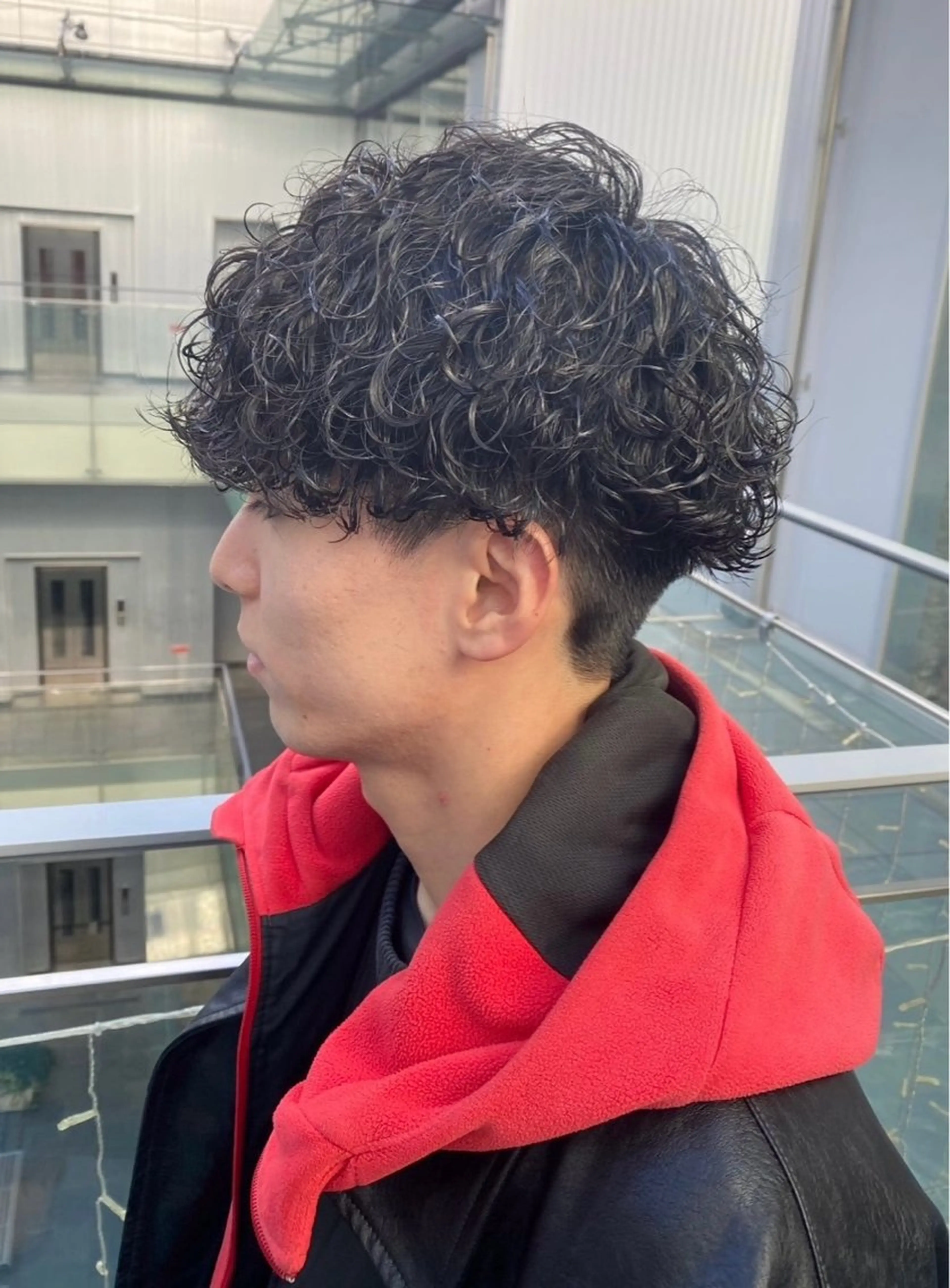 カットパーマ（波巻きスパイラルパーマ）2cm以上のカットの写真