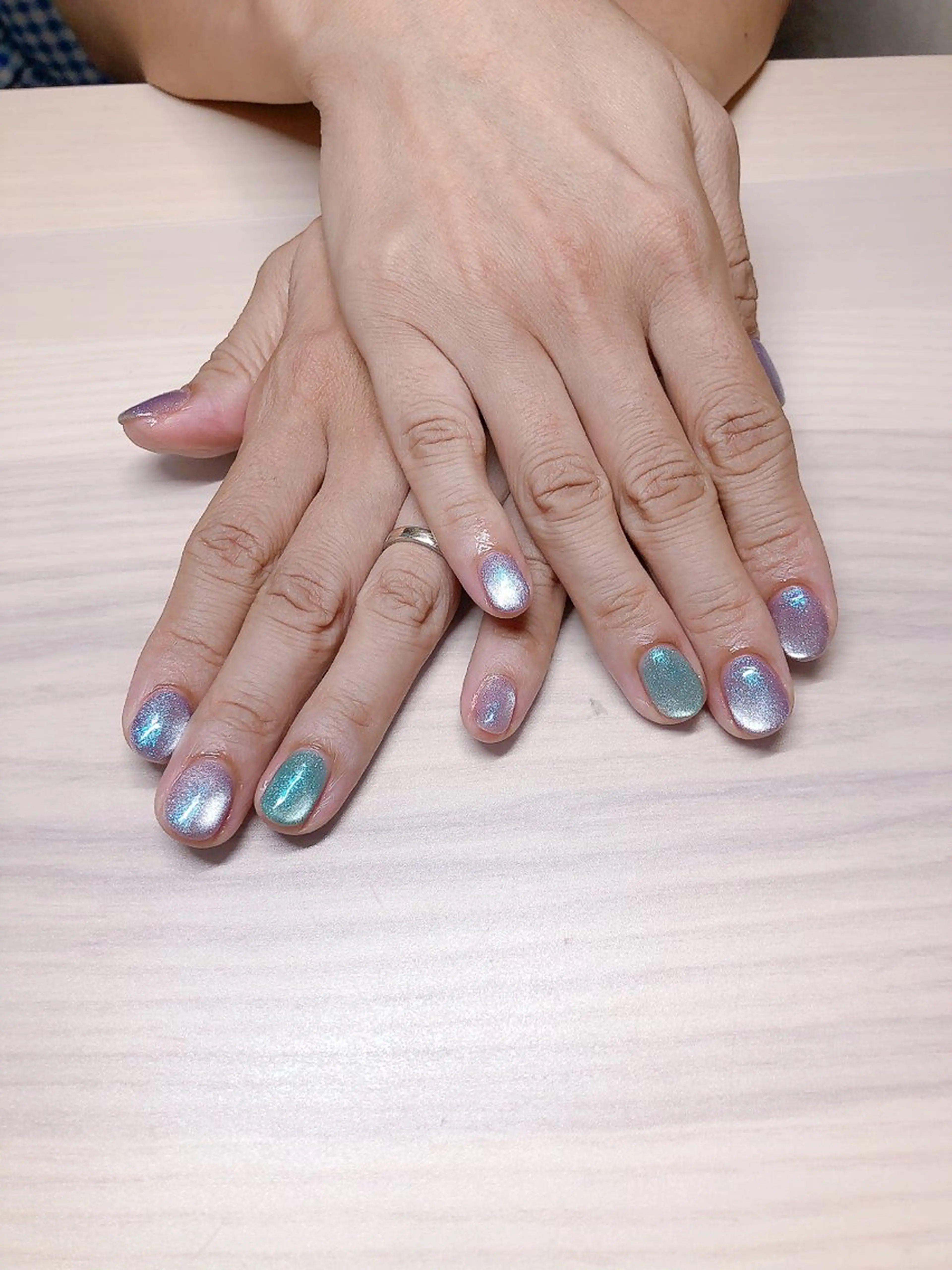 ネイル 氷ネイル・うるうるネイル マグネットネイル ハンドネイル デ・アイム「nail salon MIMIPARUN」所属・ナリス化粧品 MIMIPARUNのネイルデザイン
