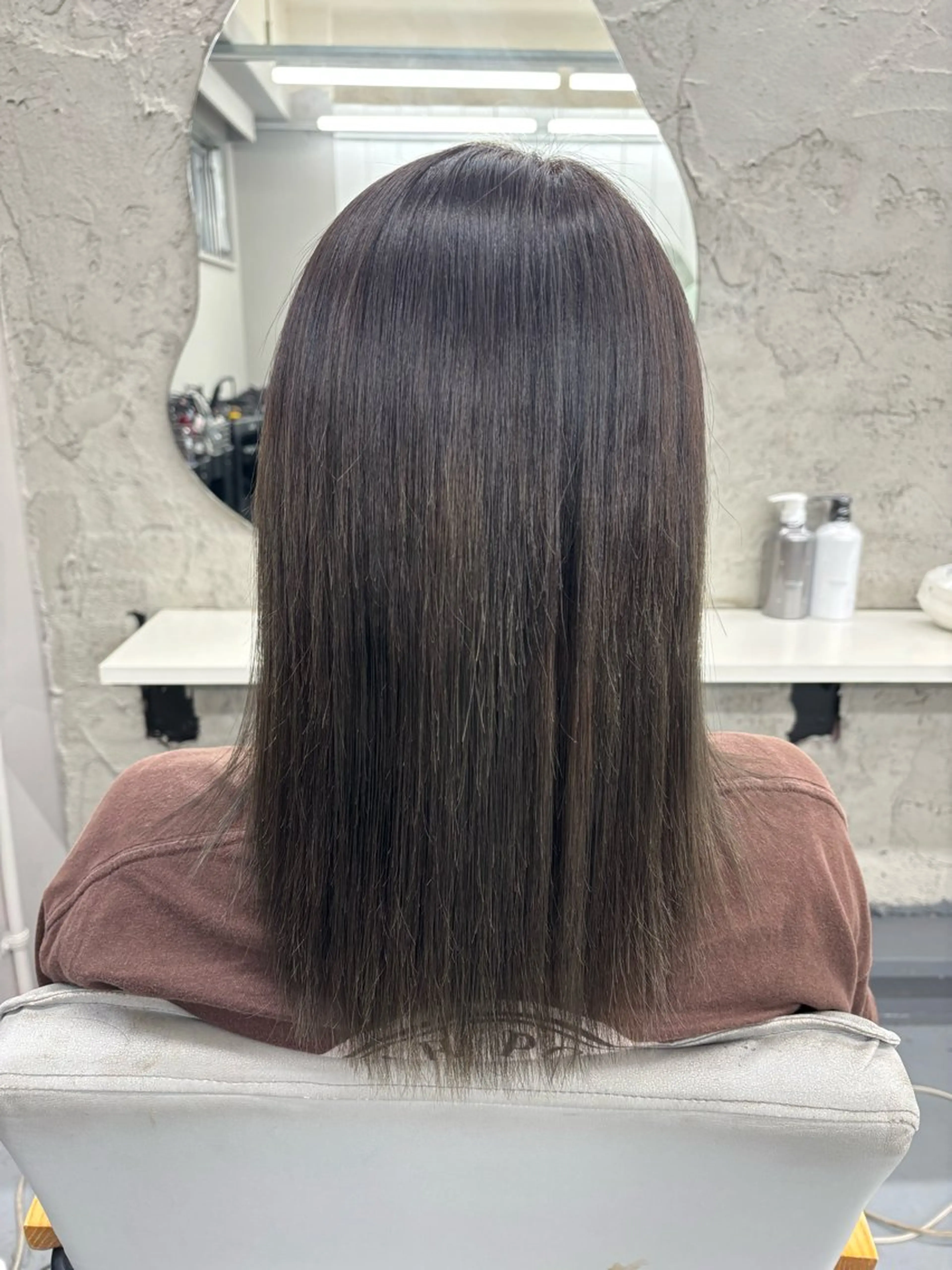 セミロング カラー カット ヘアカラー 縮毛矯正 トリートメント 腰越 麻奈のヘアスタイル
