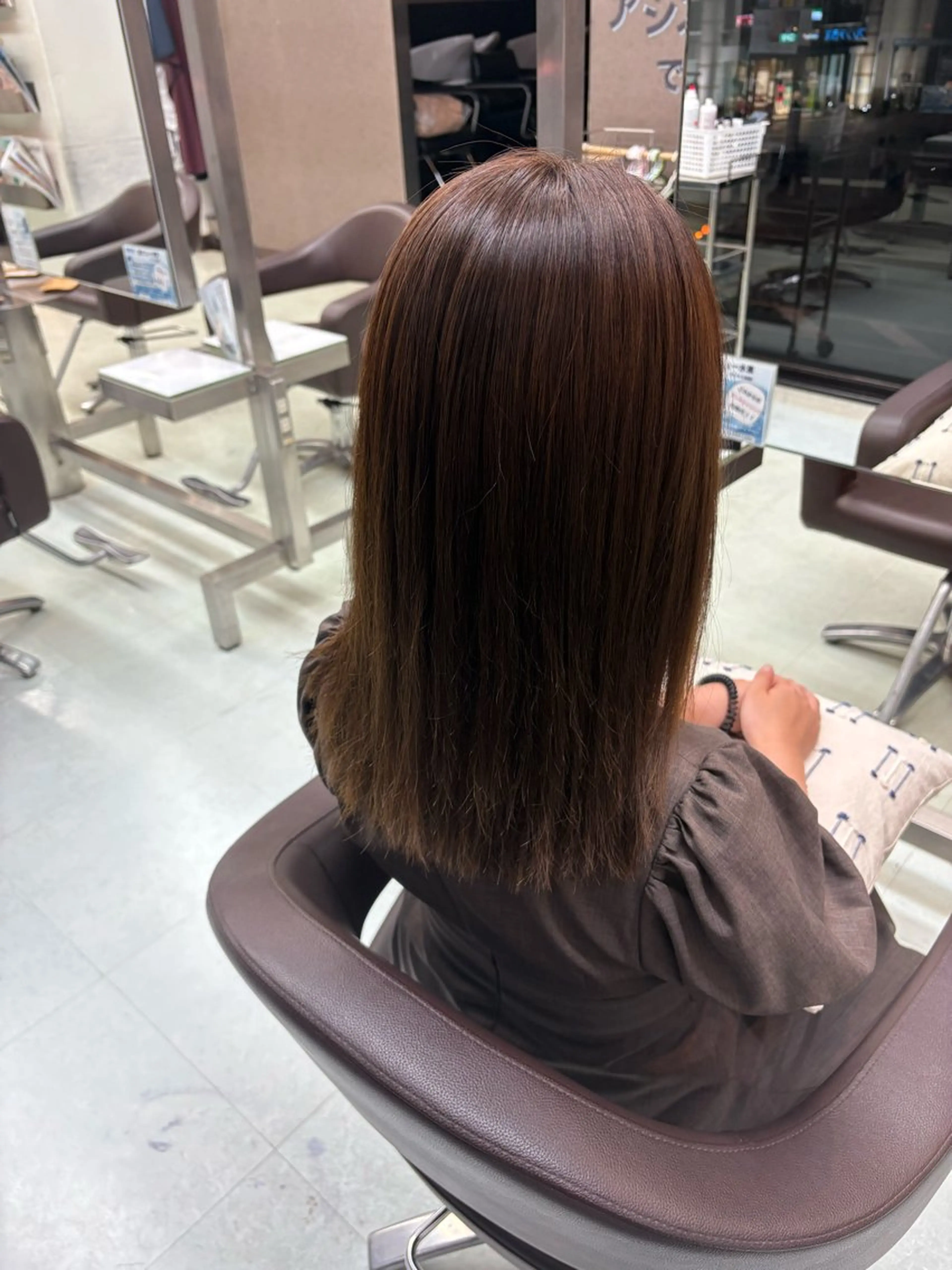 セミロング WILL西宮店所属・WILL西宮野崎琴水 /透明感カラーのヘアスタイル