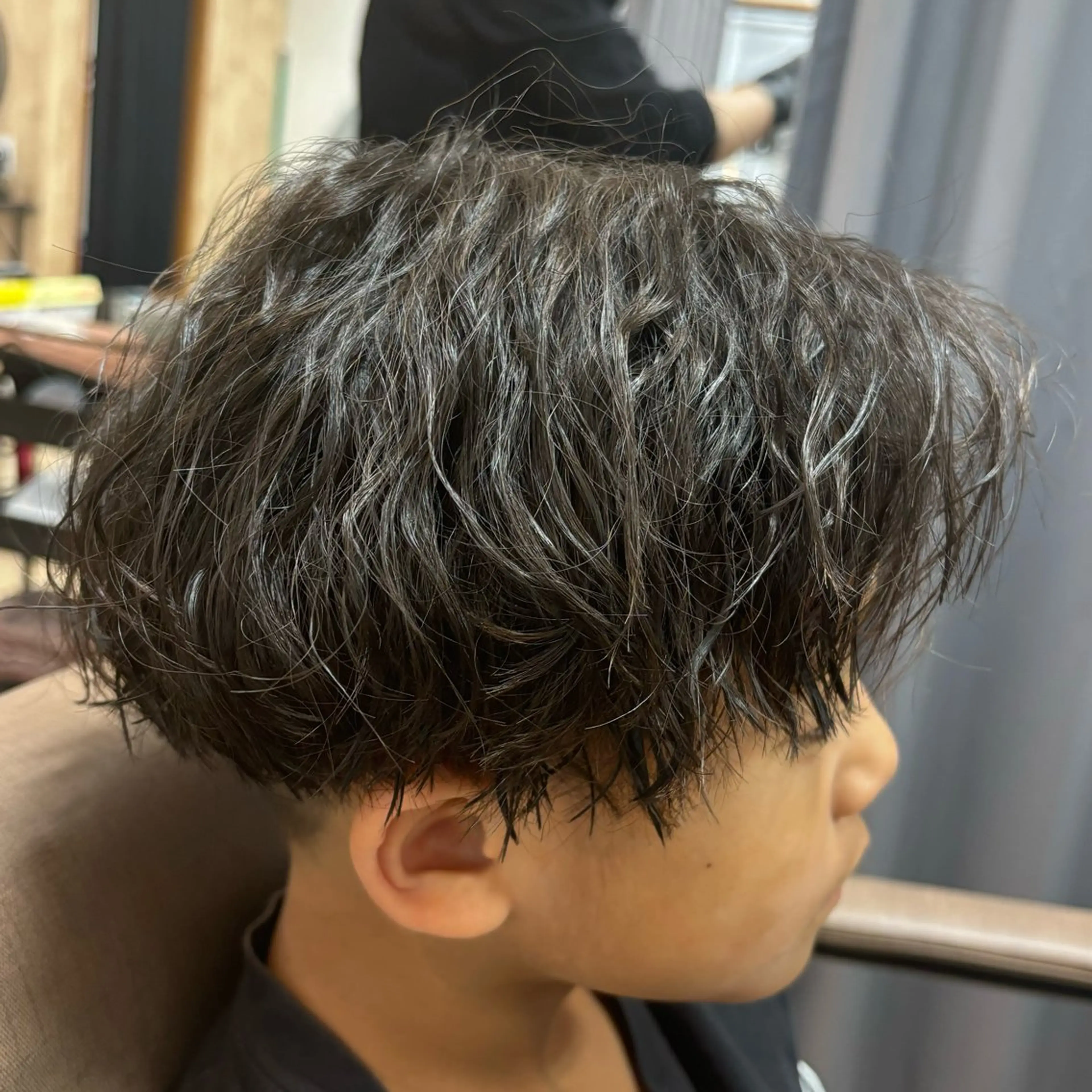 セミロング パーマ メンズ キッズ メンズパーマ ツイストスパイラルパーマ ツーブロック セミロングパーマ スパイラルパーマ 竹内 滉太のヘアスタイル