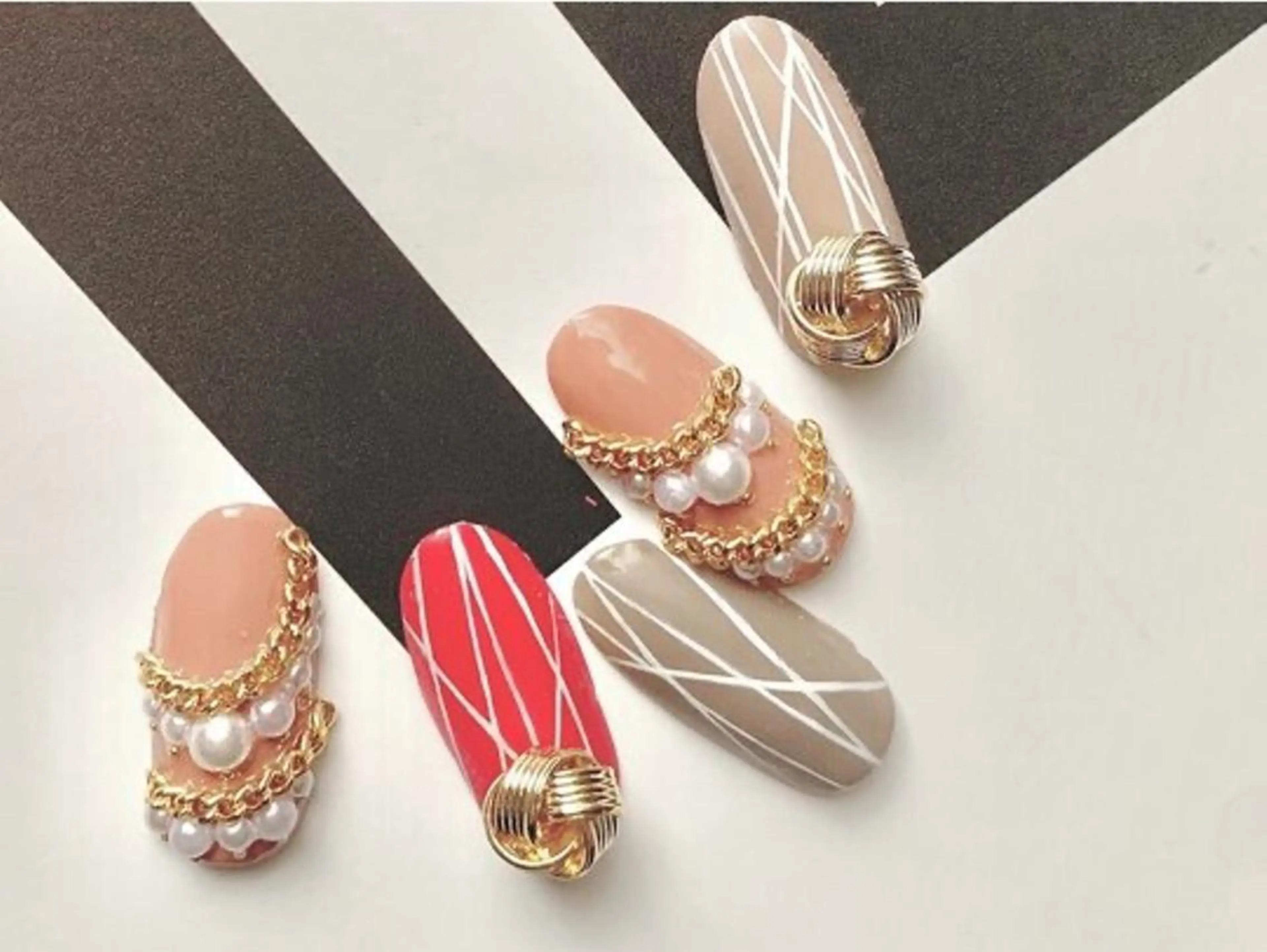 ネイル ONIKA Nail 青山通り店所属・ONIKA Nail 表参道A4🦋2分のネイルデザイン