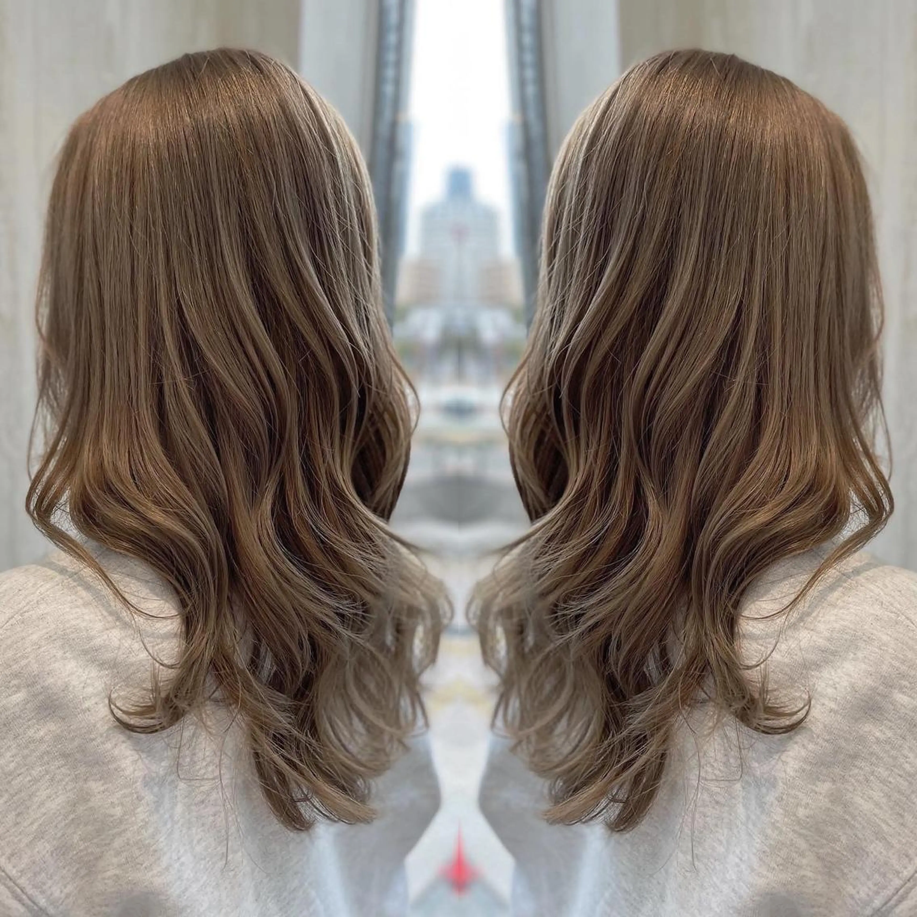 ロング カラー アッシュ ベージュカラー ケアカラー 透明感カラー ミルキーベージュ カット ヘアカラー トリートメント 河合秀明/ハイライト /インナーカラーのヘアスタイル