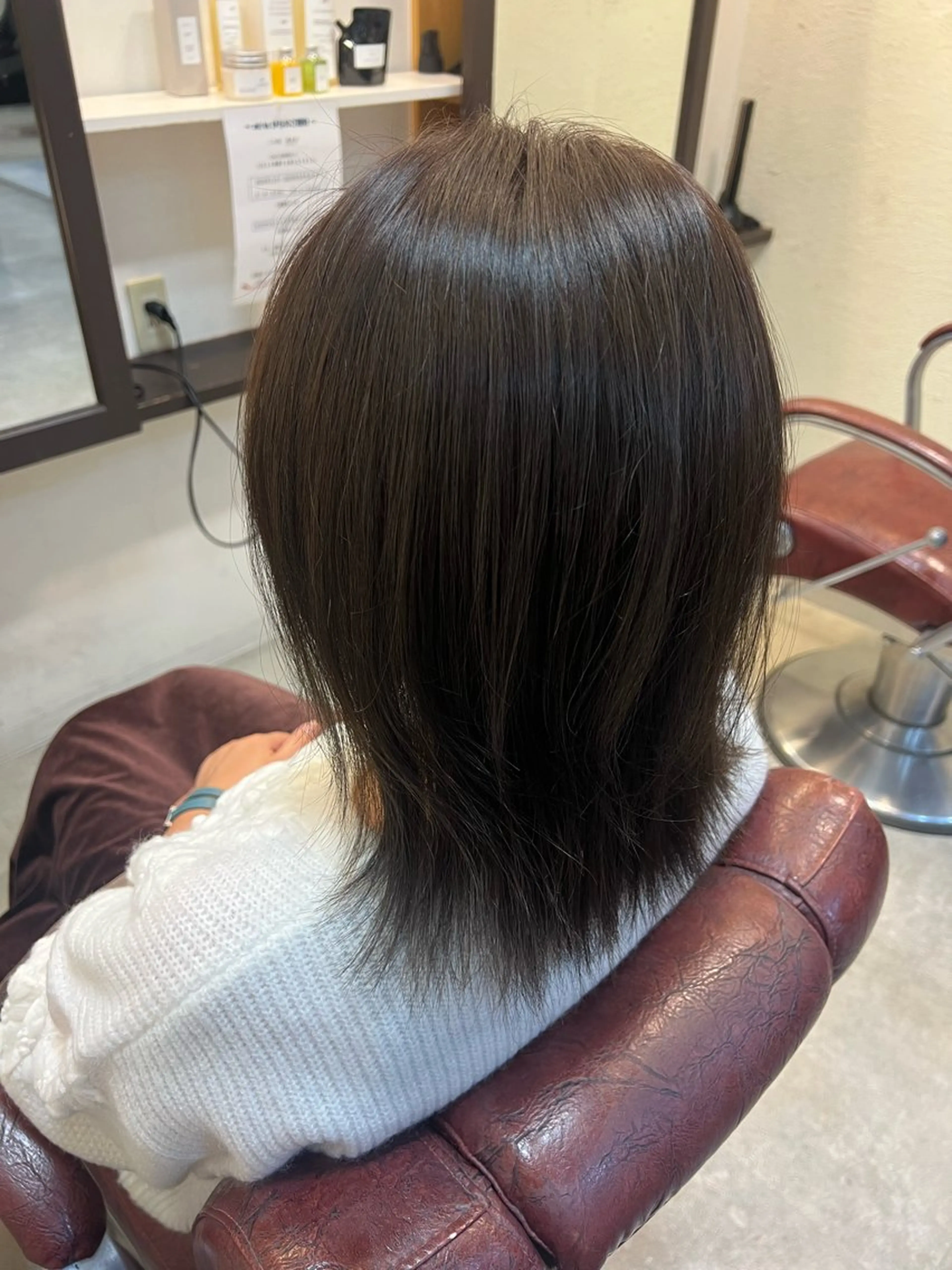 ミディアム カラー グレージュ オリーブグレージュ オリーブグレー 吉岡 なみのヘアスタイル