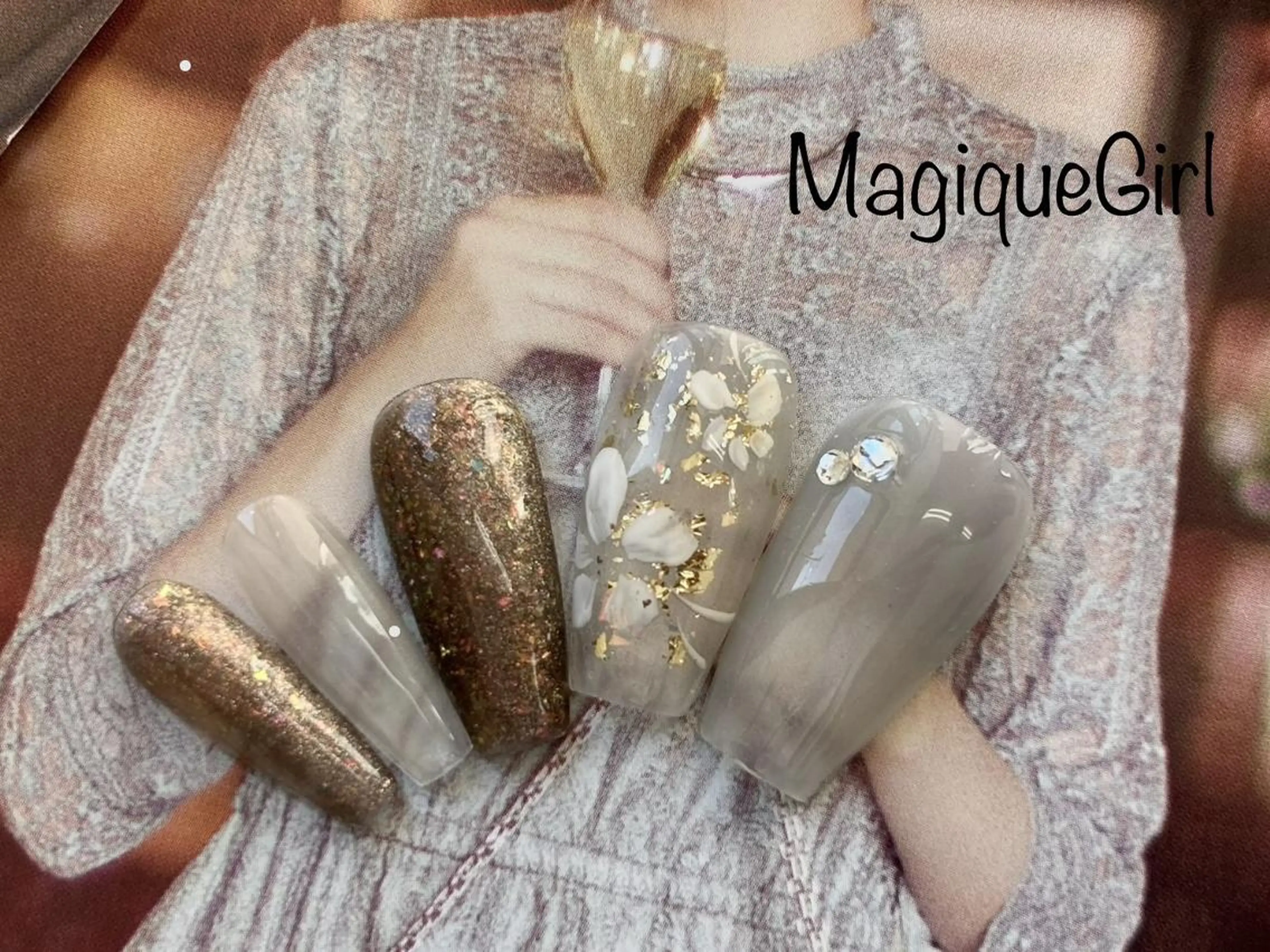 ネイル 冬ネイル クリスマス ハンドネイル フットネイル Magique パリ 専門店🎀のネイルデザイン