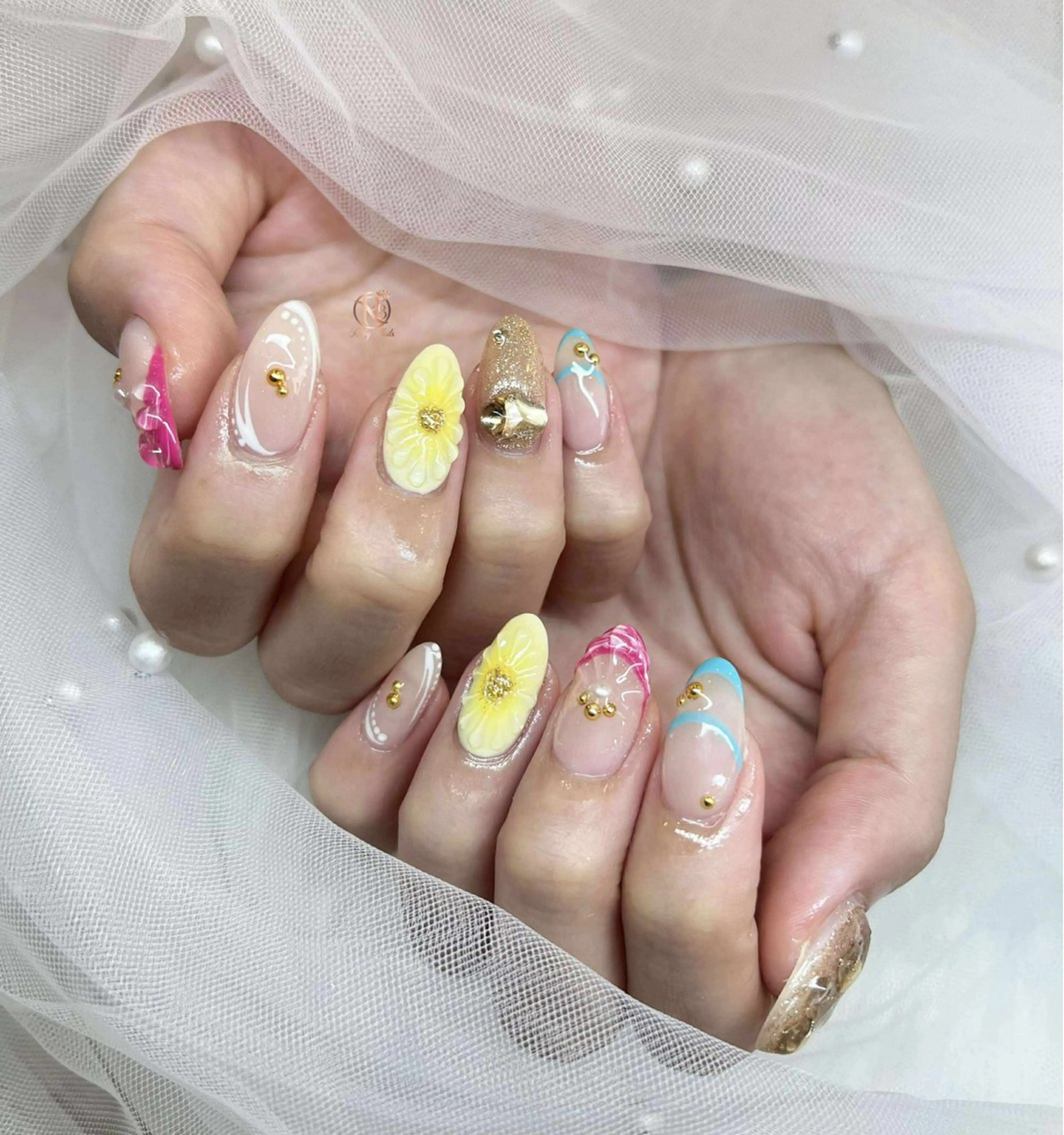 ネイル チークネイル フットネイル フレンチネイル グラデーション キラキラネイル ハンドネイル Yukichan 日暮里店のネイルデザイン