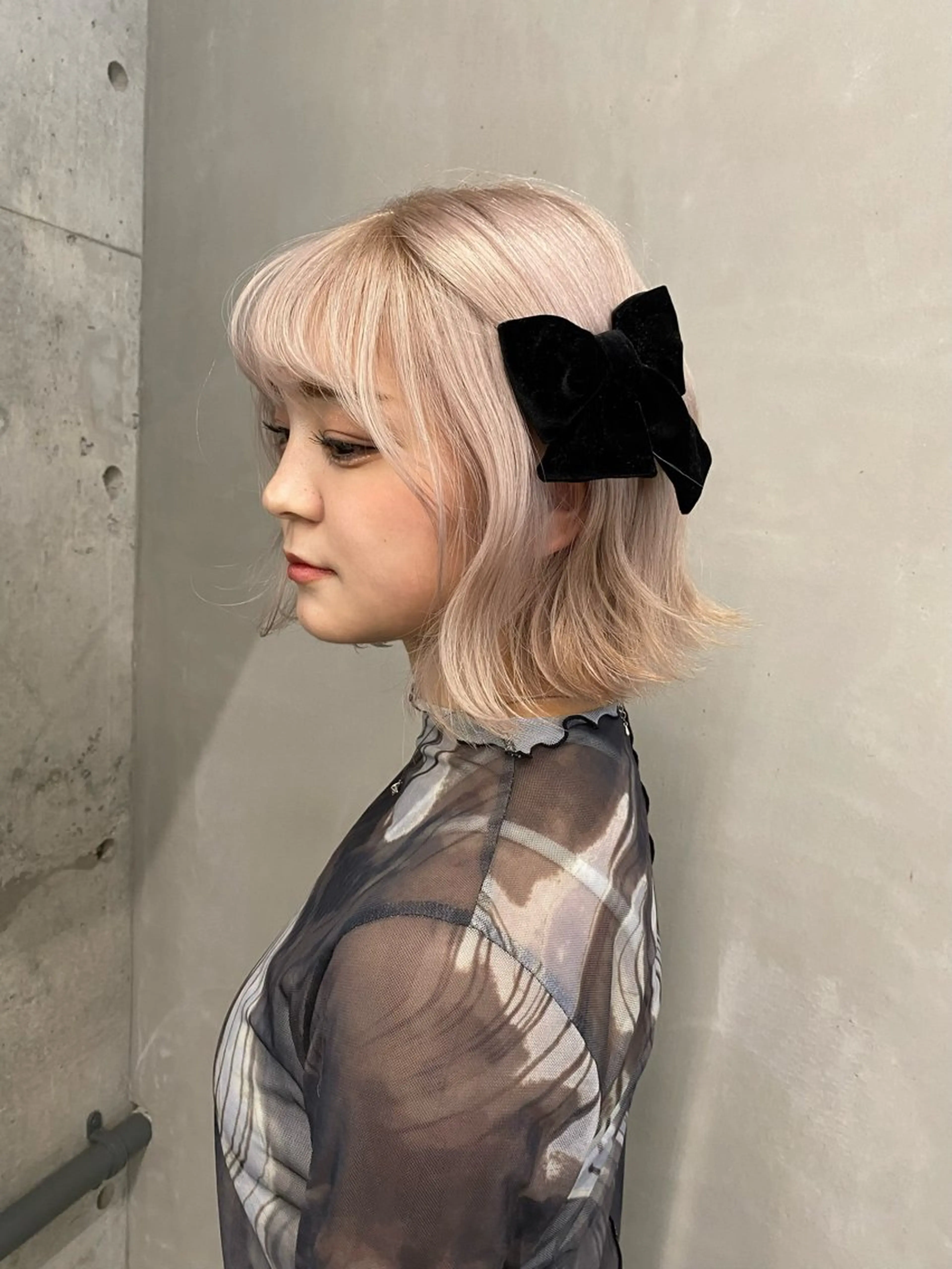 ミディアム カラー ヘアアレンジ ブリーチ ヘアカラー お呼ばれヘアアレンジ mina🌷のヘアスタイル