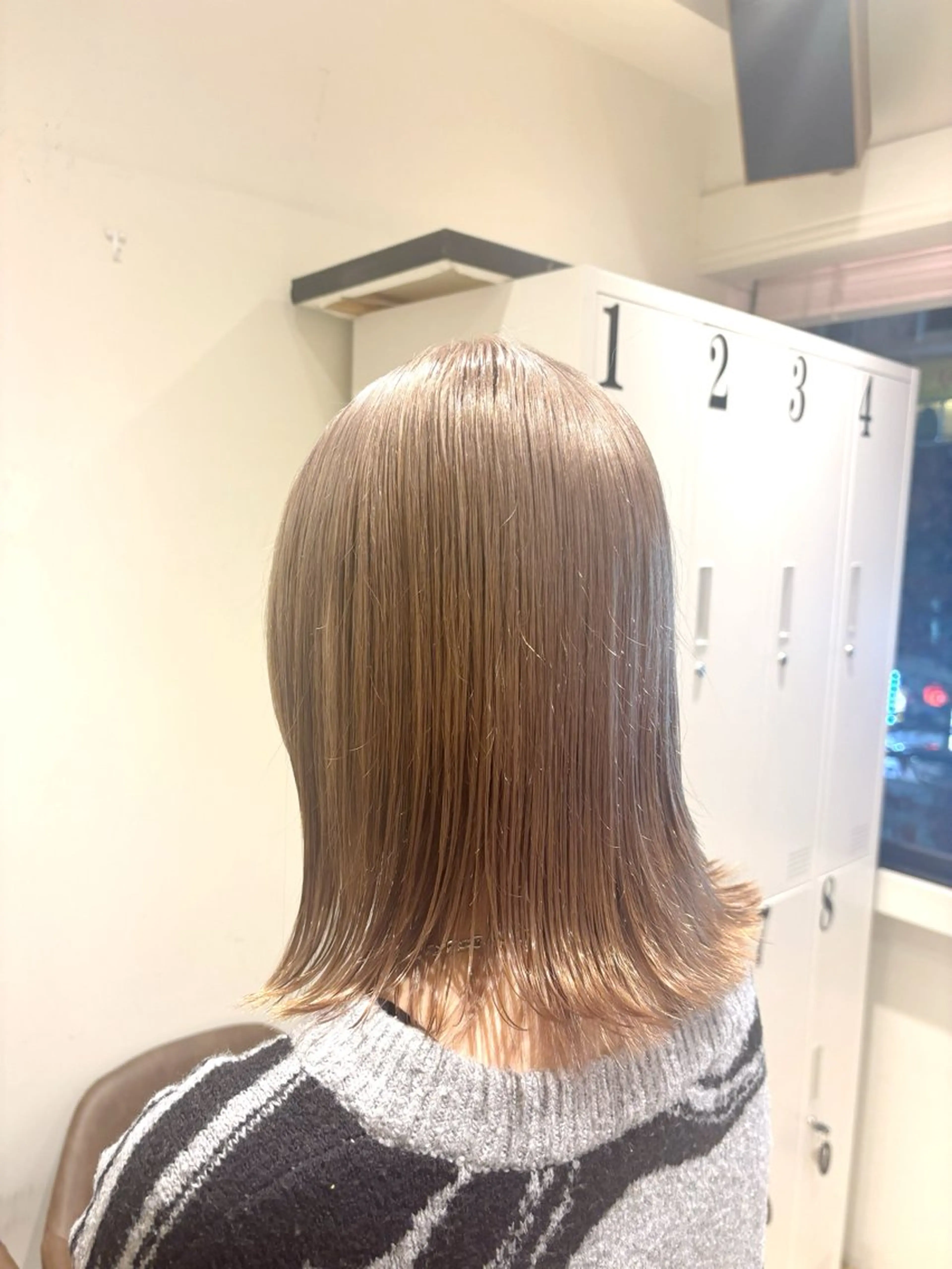 ミディアム カラー カット ヘアカラー トリートメント 新井 彩斗EIGHT新宿のヘアスタイル