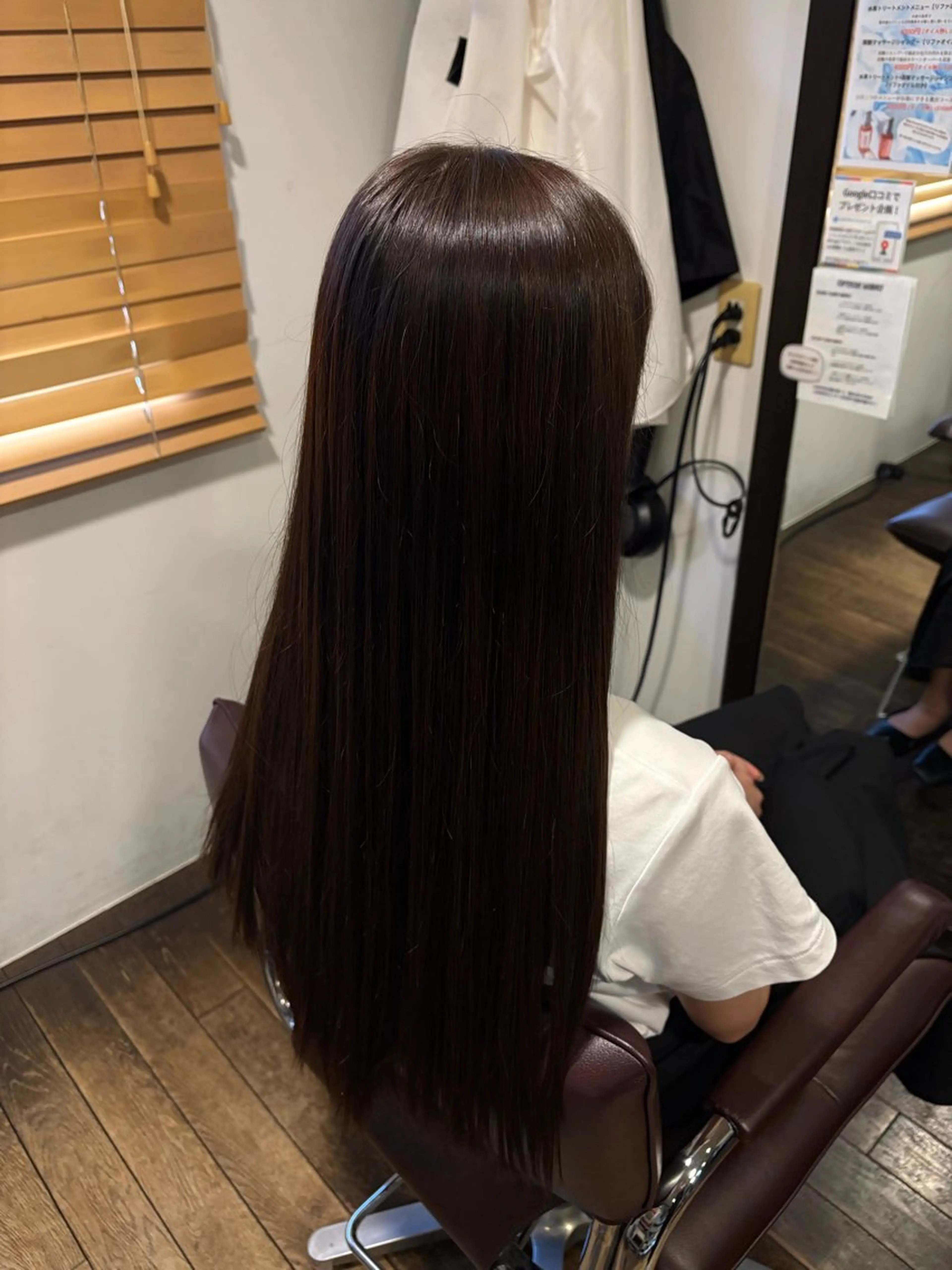ロング カラー ブラウンカラー ダークブラウン 奥山 和奏のヘアスタイル