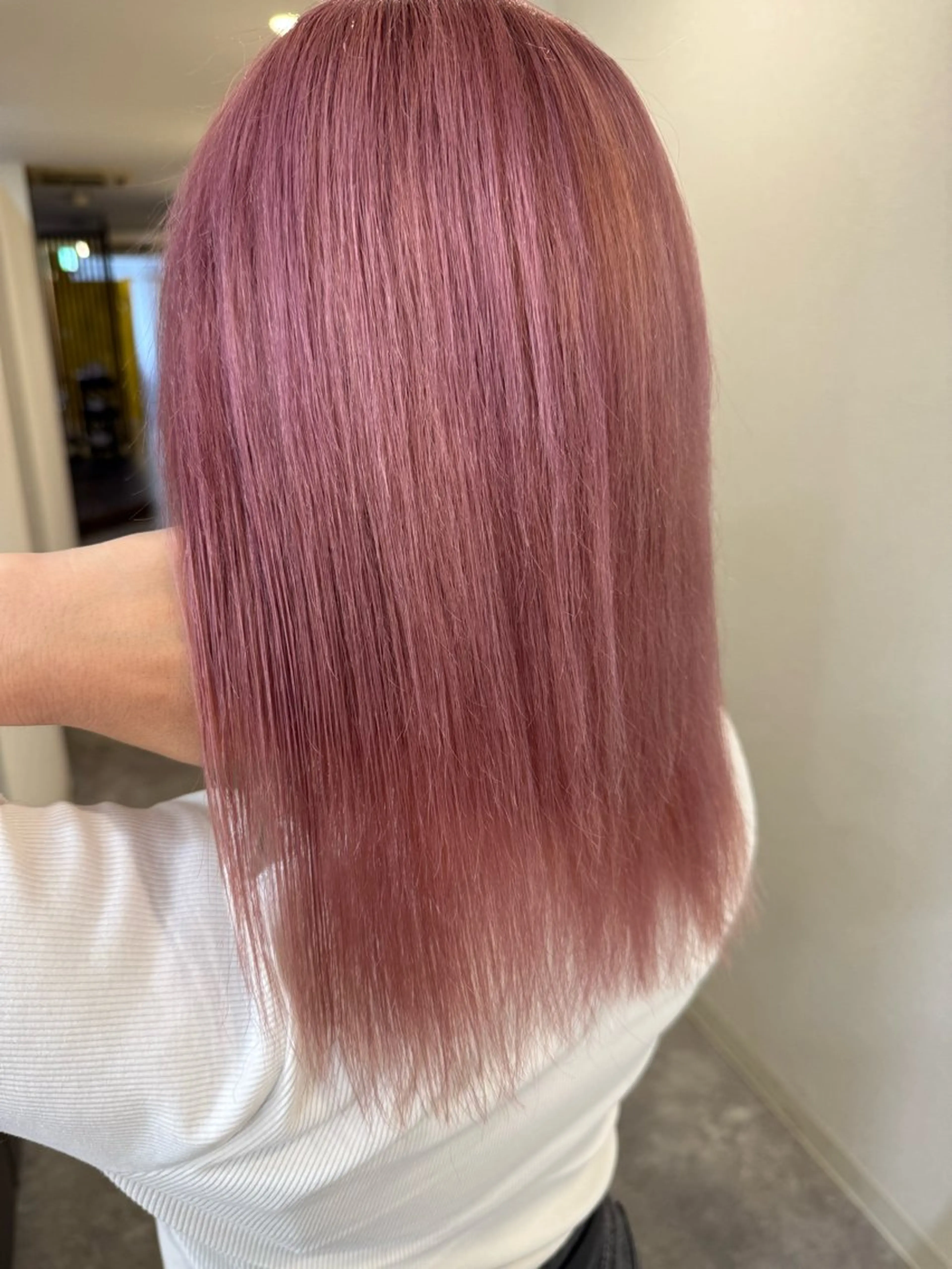 セミロング ピンクラベンダー レイヤーカット カット ヘアカラー H所属・H (エイチ) 烏丸御池店のヘアスタイル