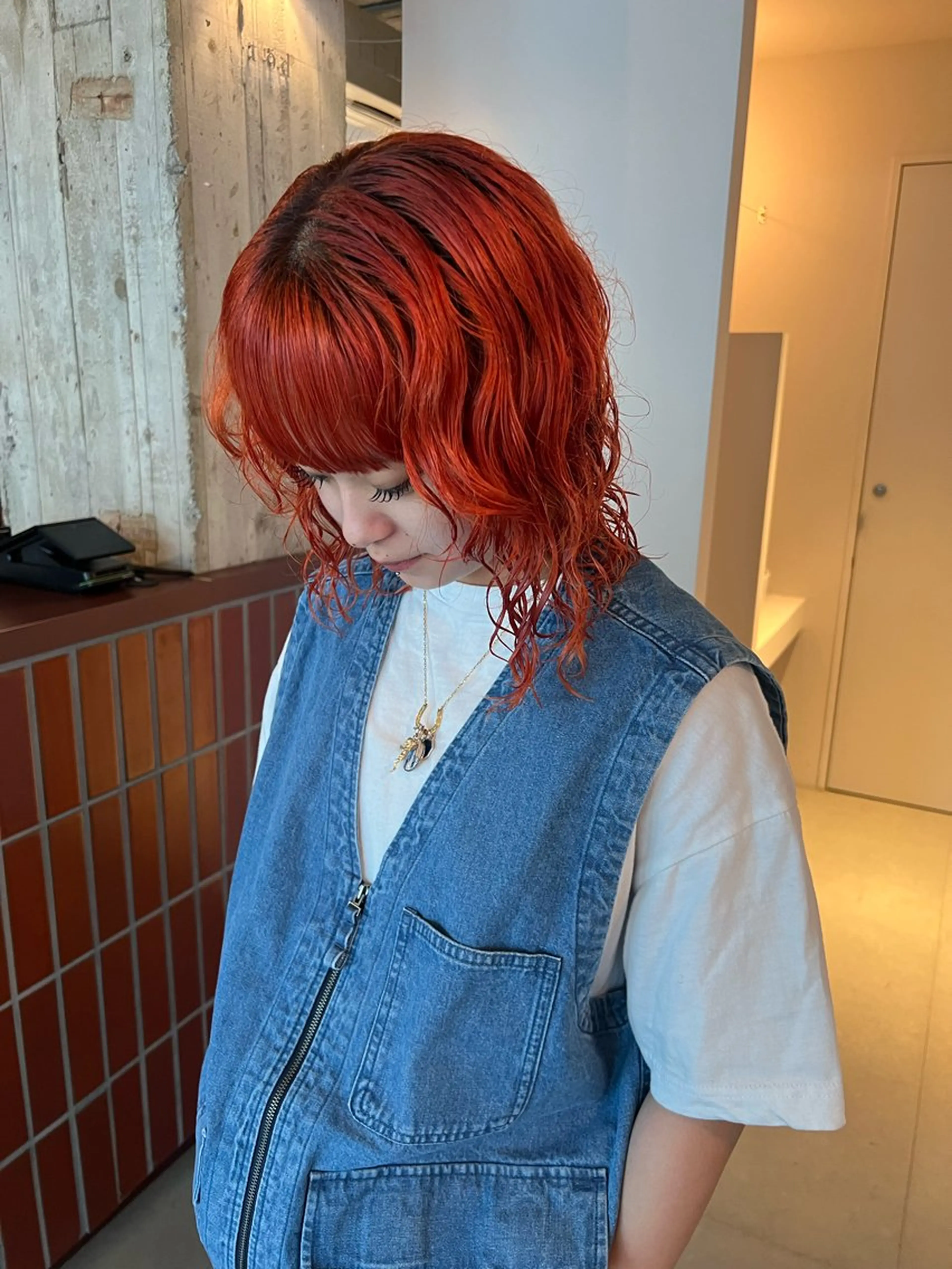 ミディアム カラー 伊藤 美咲のヘアスタイル