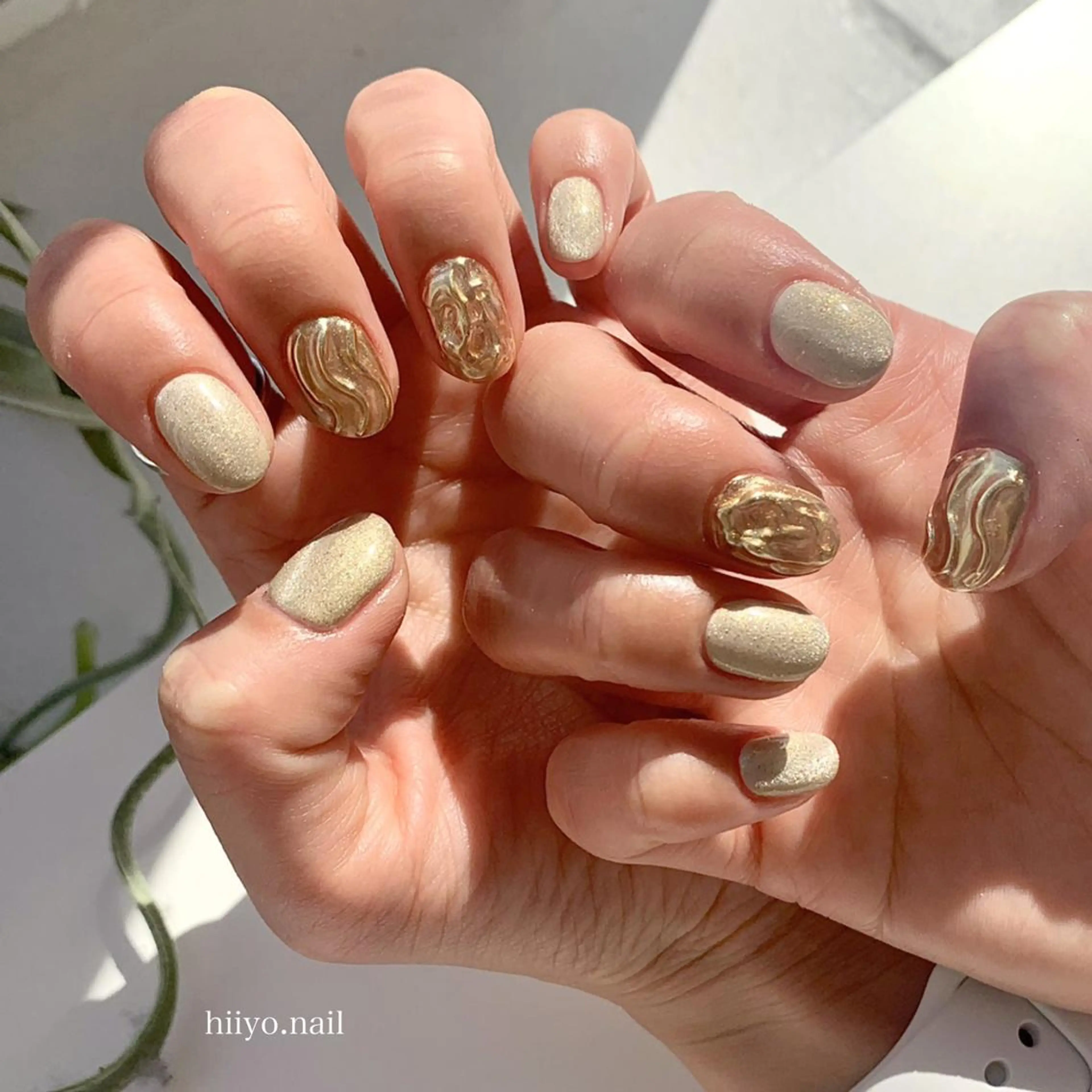 ネイル マグネットネイル ミラーネイル ぷっくりネイル ハンドネイル hiyo🫧ネイル /渋谷💍🎀のネイルデザイン