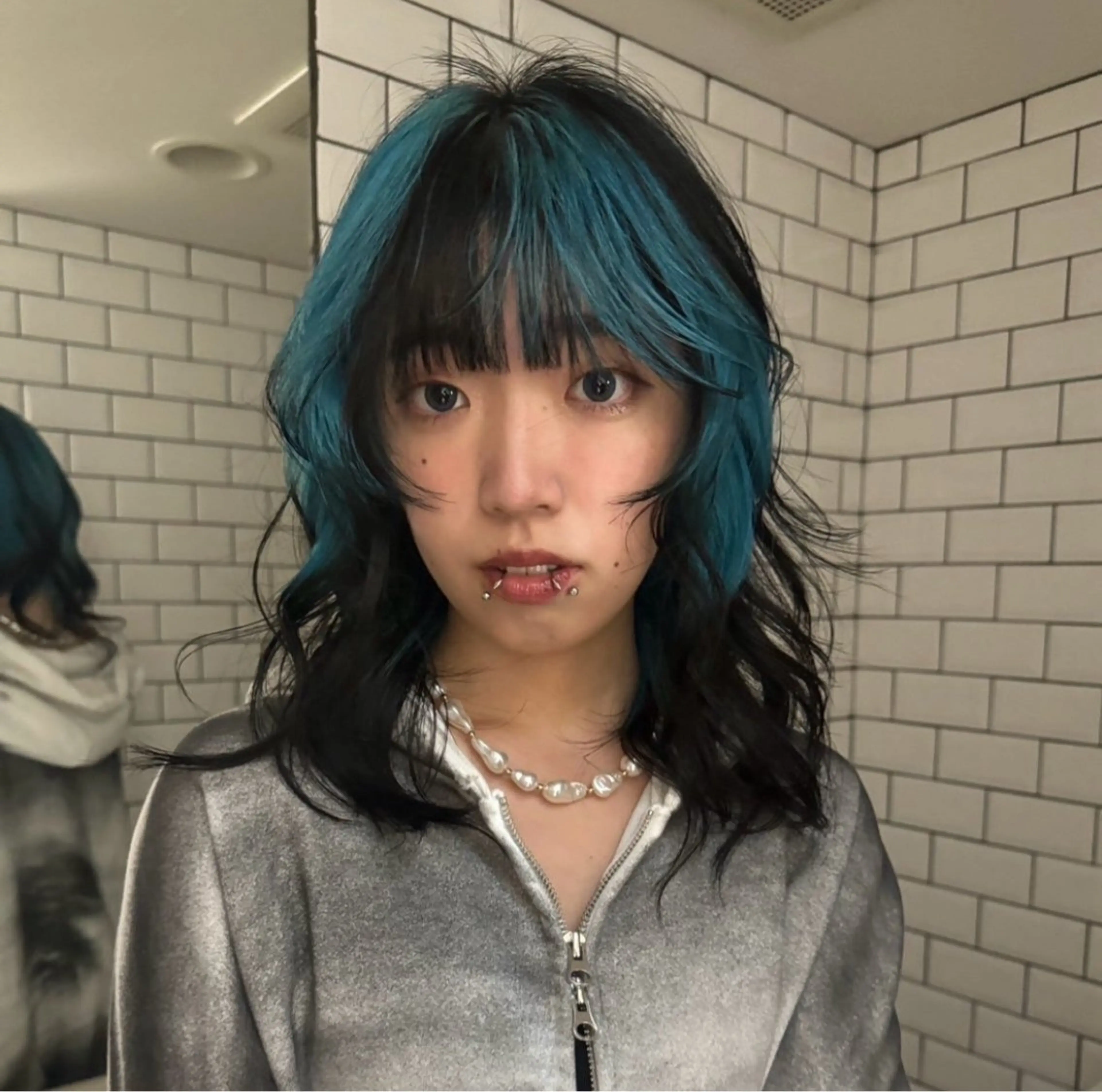 セミロング カラー ハイトーン/艶カラー /KISHIのヘアスタイル