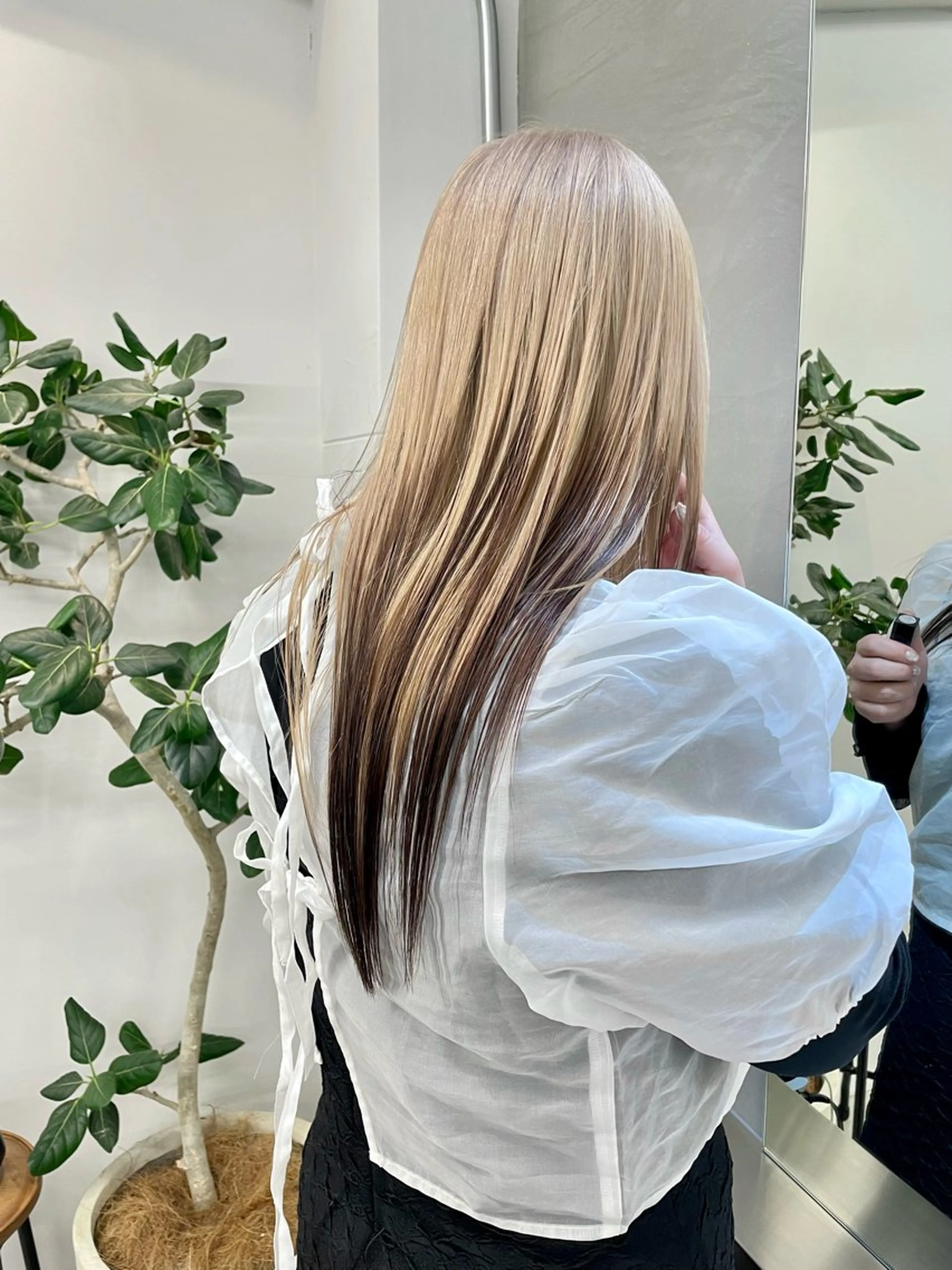 ロング カラー ヘアカラー トリートメント オカモト ミユウ/ブリーチのヘアスタイル