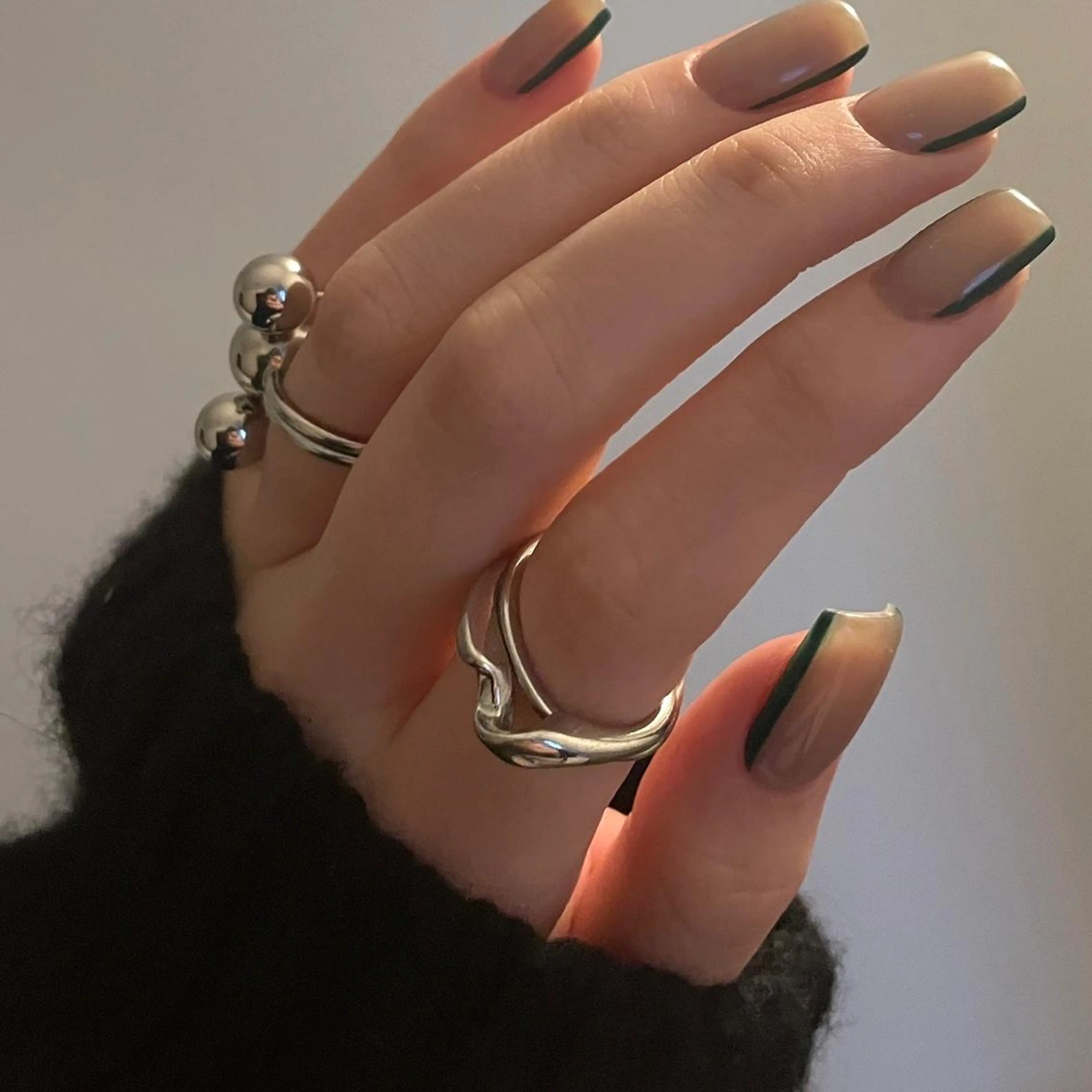 ネイル kana/モード ・グランジ໒꒱のネイルデザイン