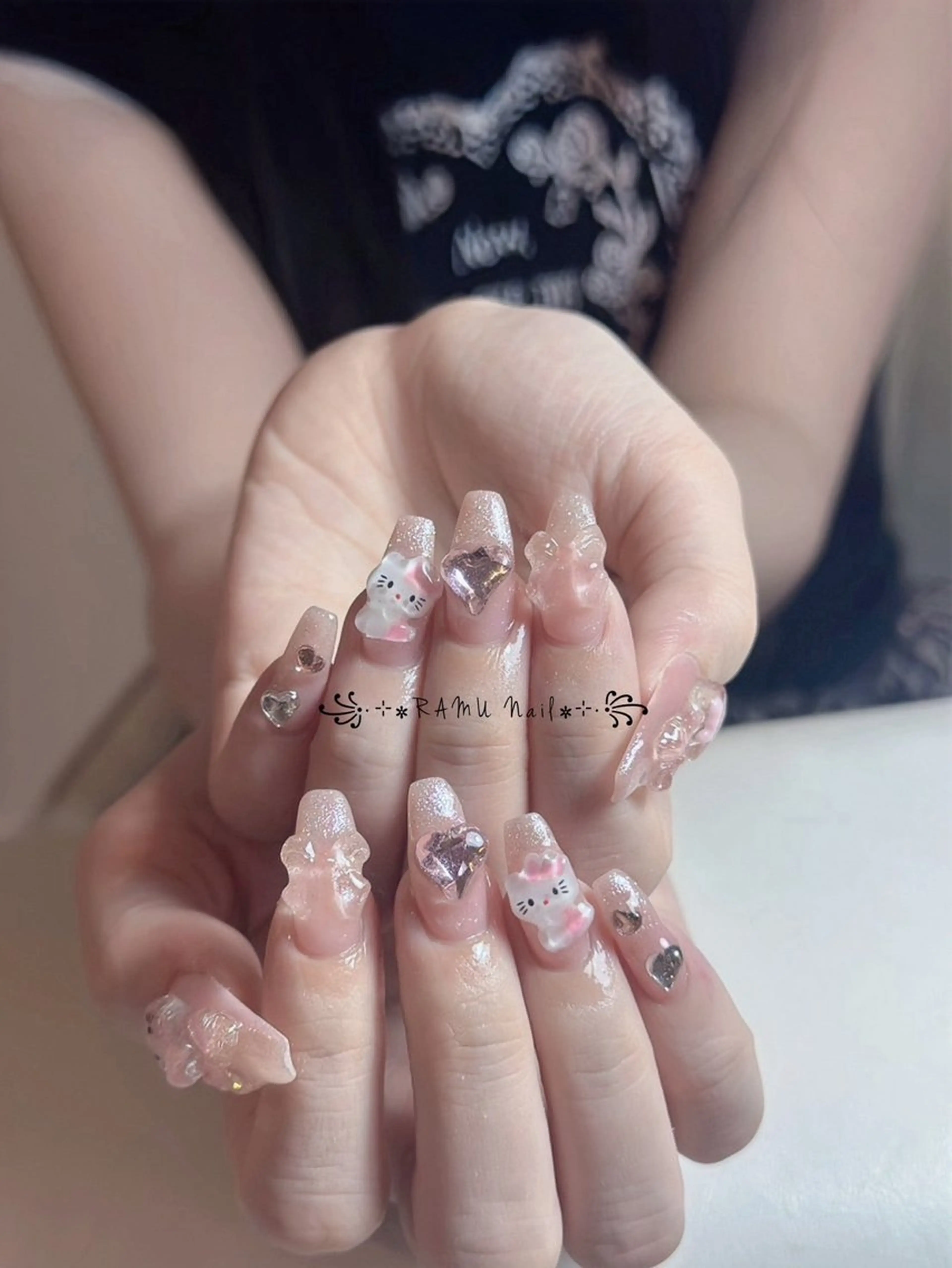 ネイル キラキラネイル マグネットネイル ミラーネイル ピンク 夏ネイル ハンドネイル RAMU Nail 恵比寿店のネイルデザイン