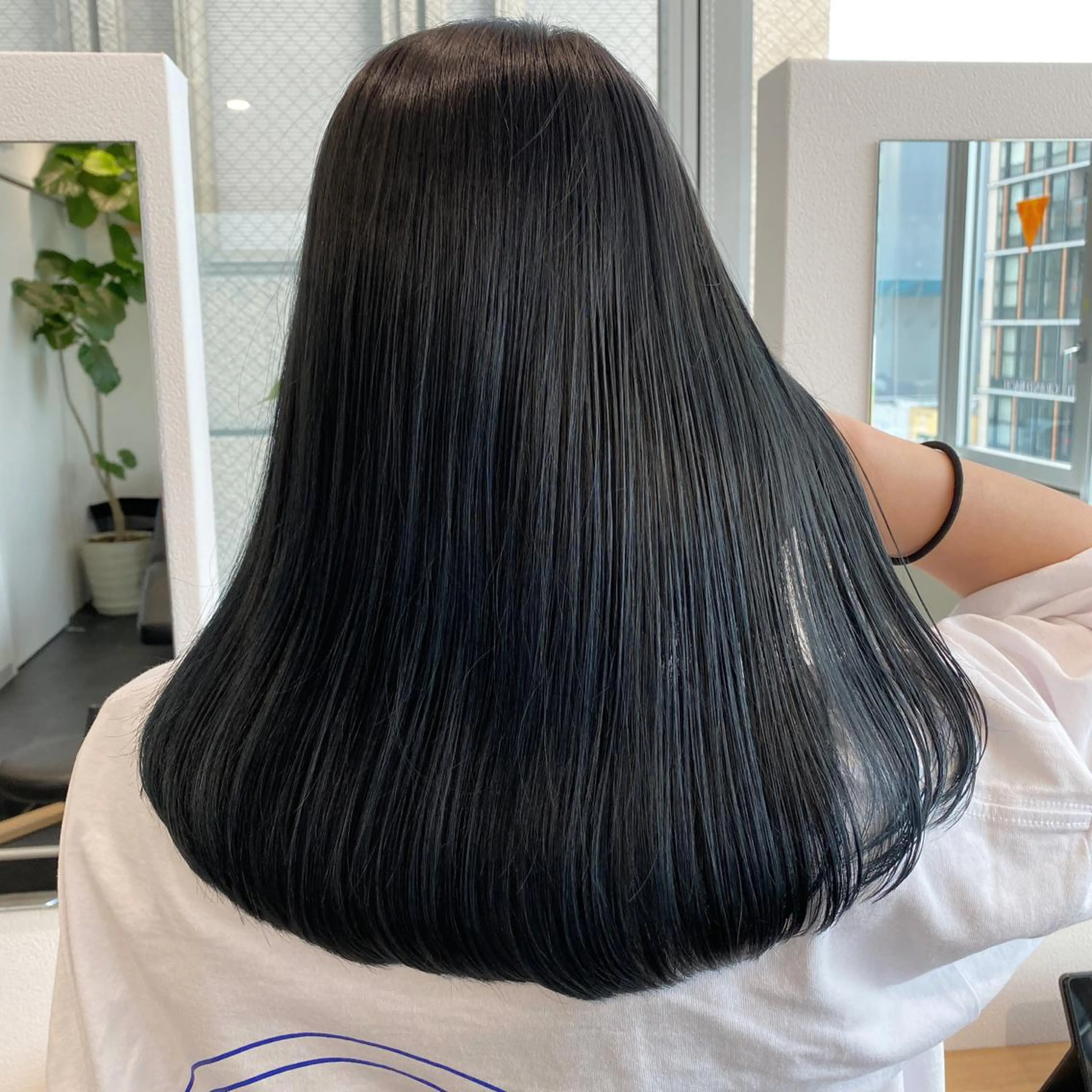 ミディアム カラー ブリーチ ネイビーカラー ブリーチなしカラー ヘアカラー JILBLAN京都 ショート/ハイライトのヘアスタイル