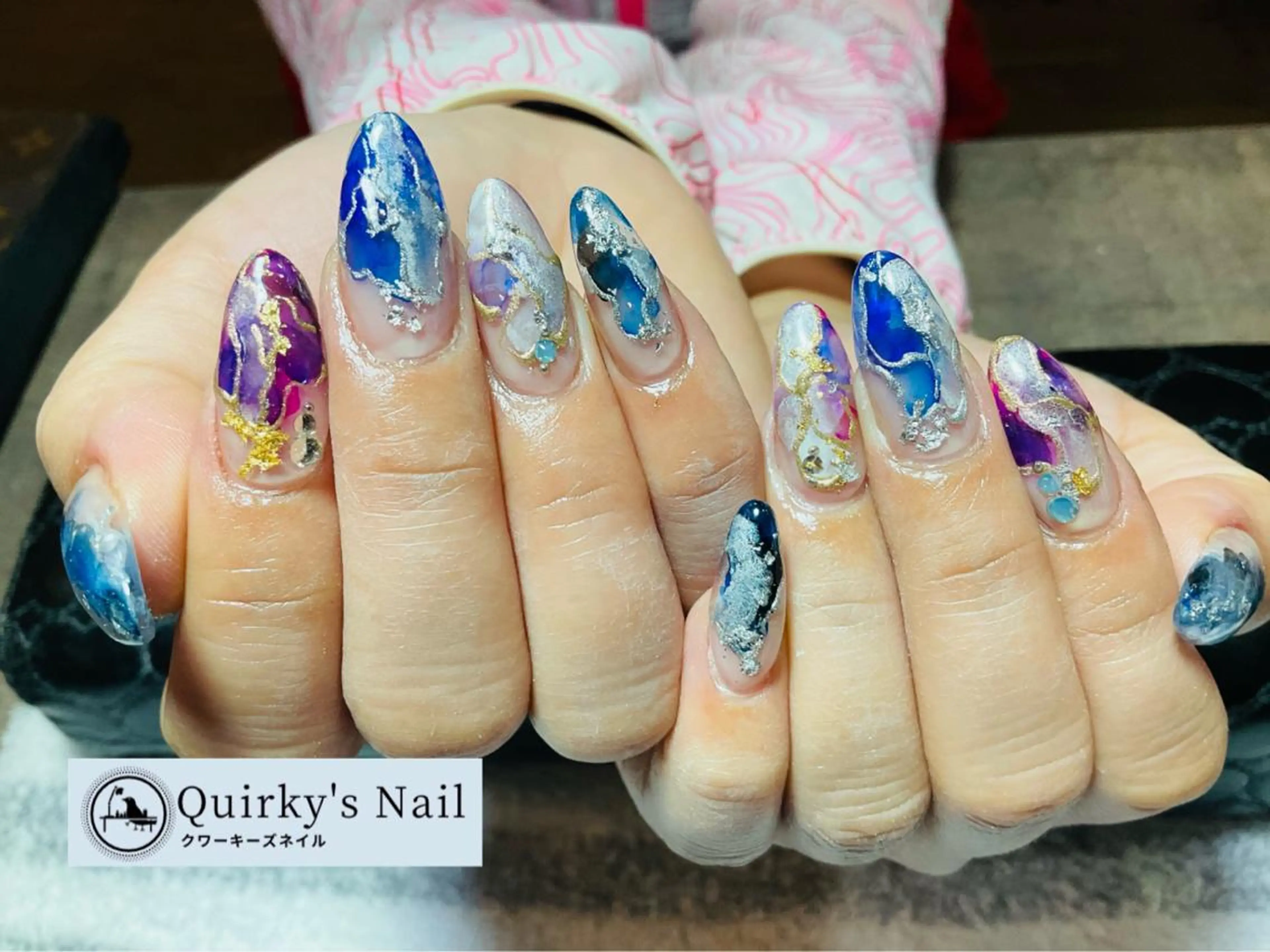 ネイル アートネイル ジェルネイル グラデーション ホログラムネイル キラキラネイル Quirky's Nail【栄店】のネイルデザイン