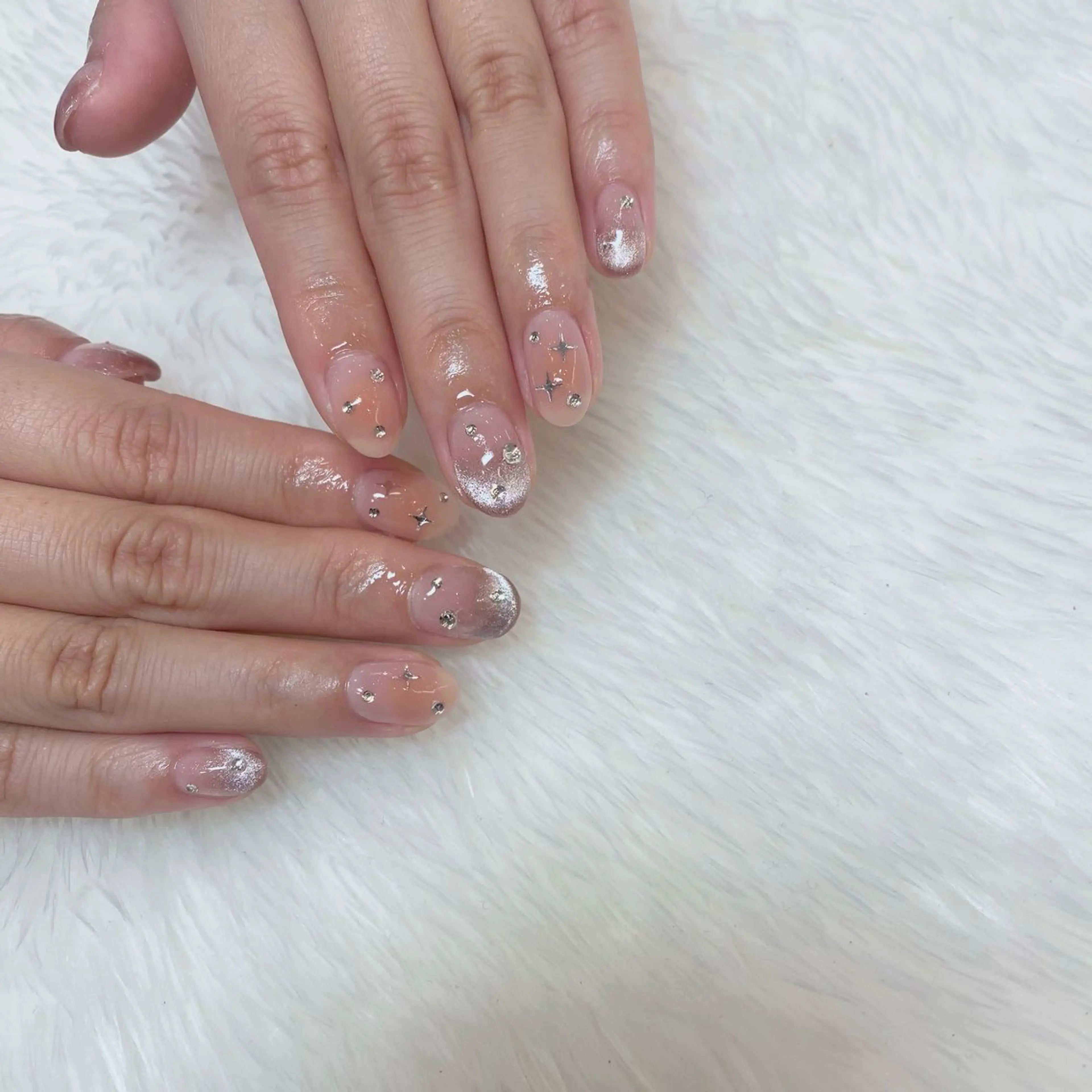 ネイル チークネイル グラデーション キラキラネイル マグネットネイル 持ち込み Nailsalon Merci所属・Merci momoのネイルデザイン