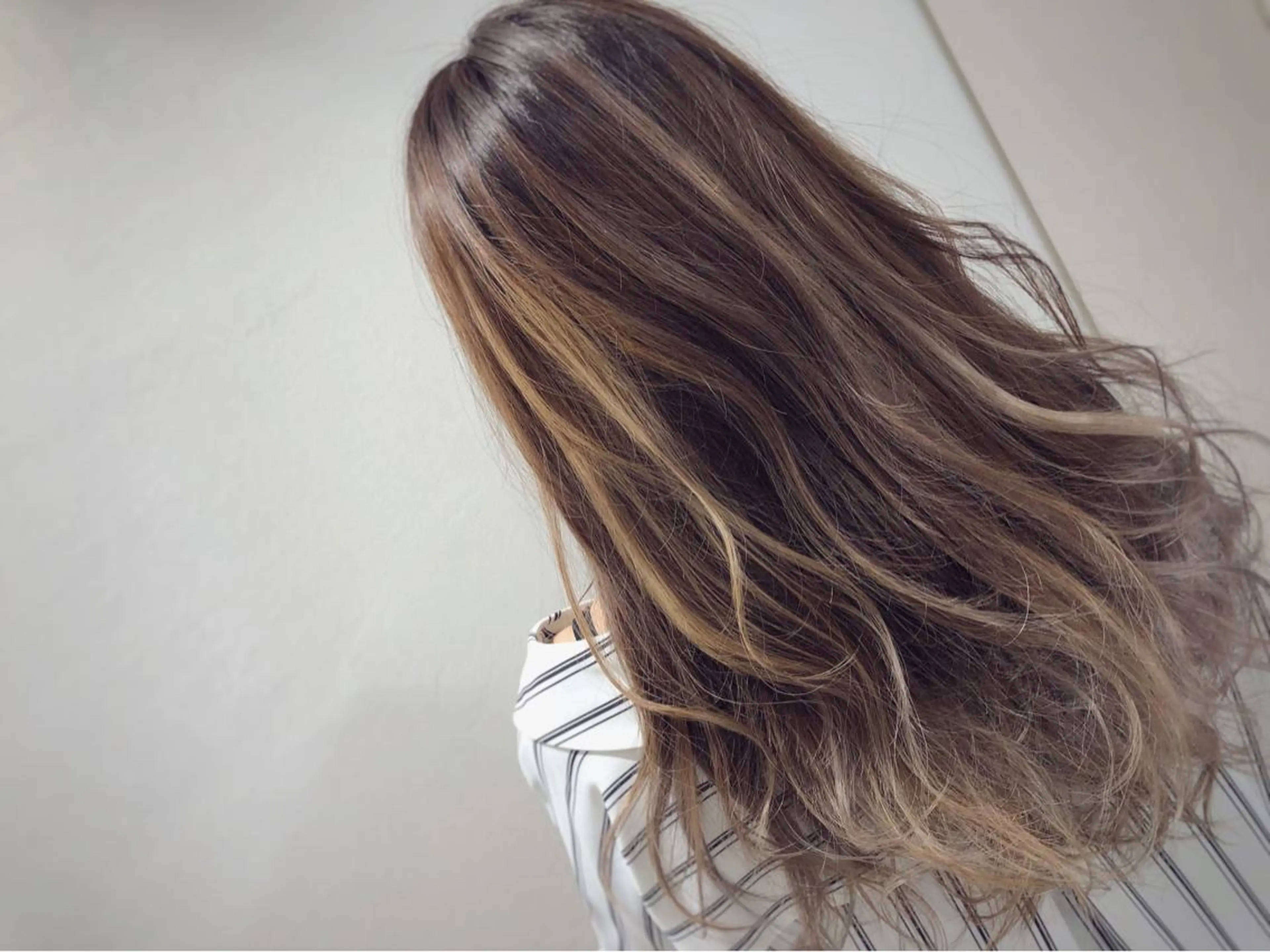 セミロング ハイライト ノアヘアデザイン町田店所属・ショートヘア特化 mayaのヘアスタイル