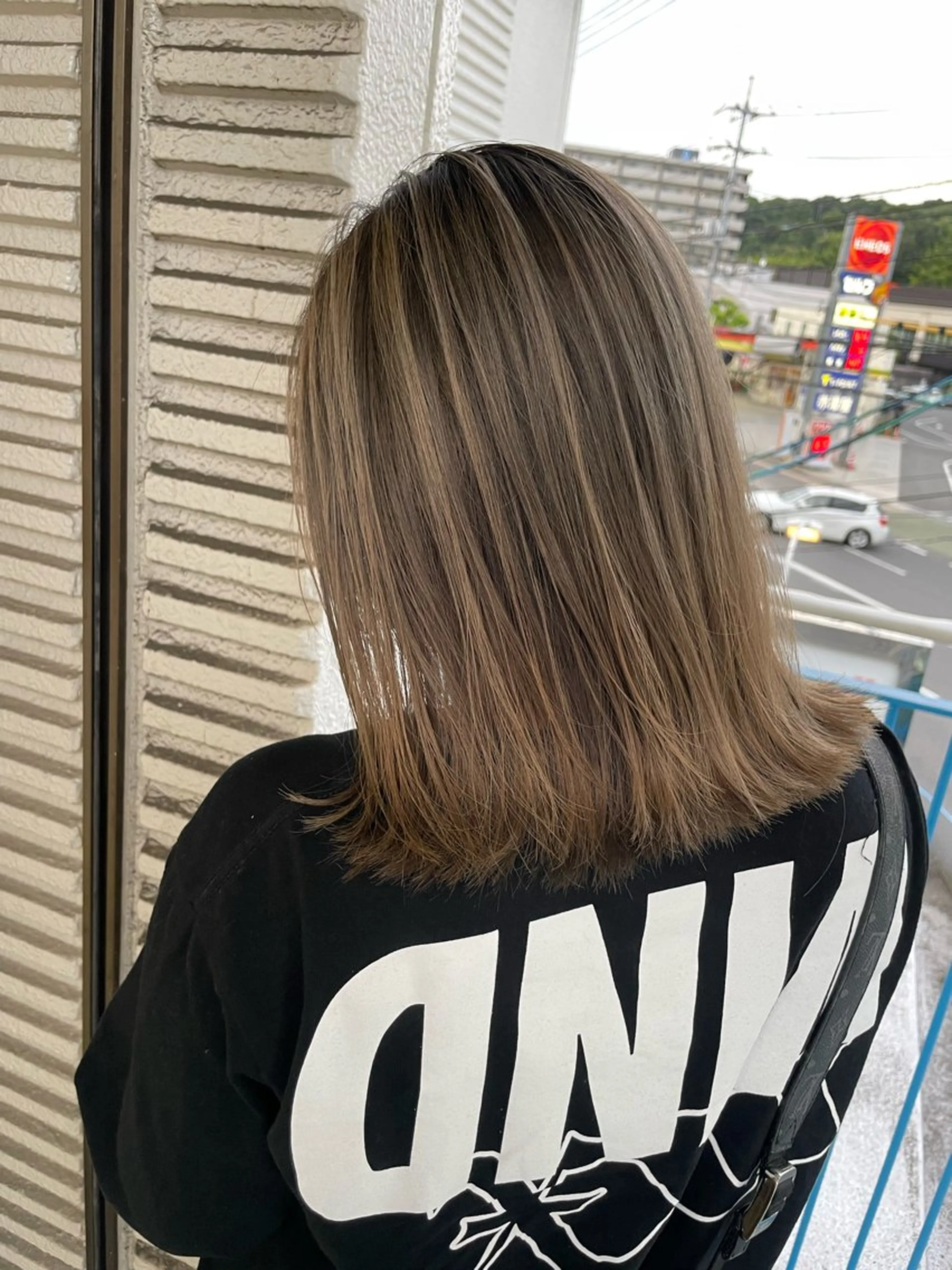 ミディアム カラー JIEN MIUのヘアスタイル
