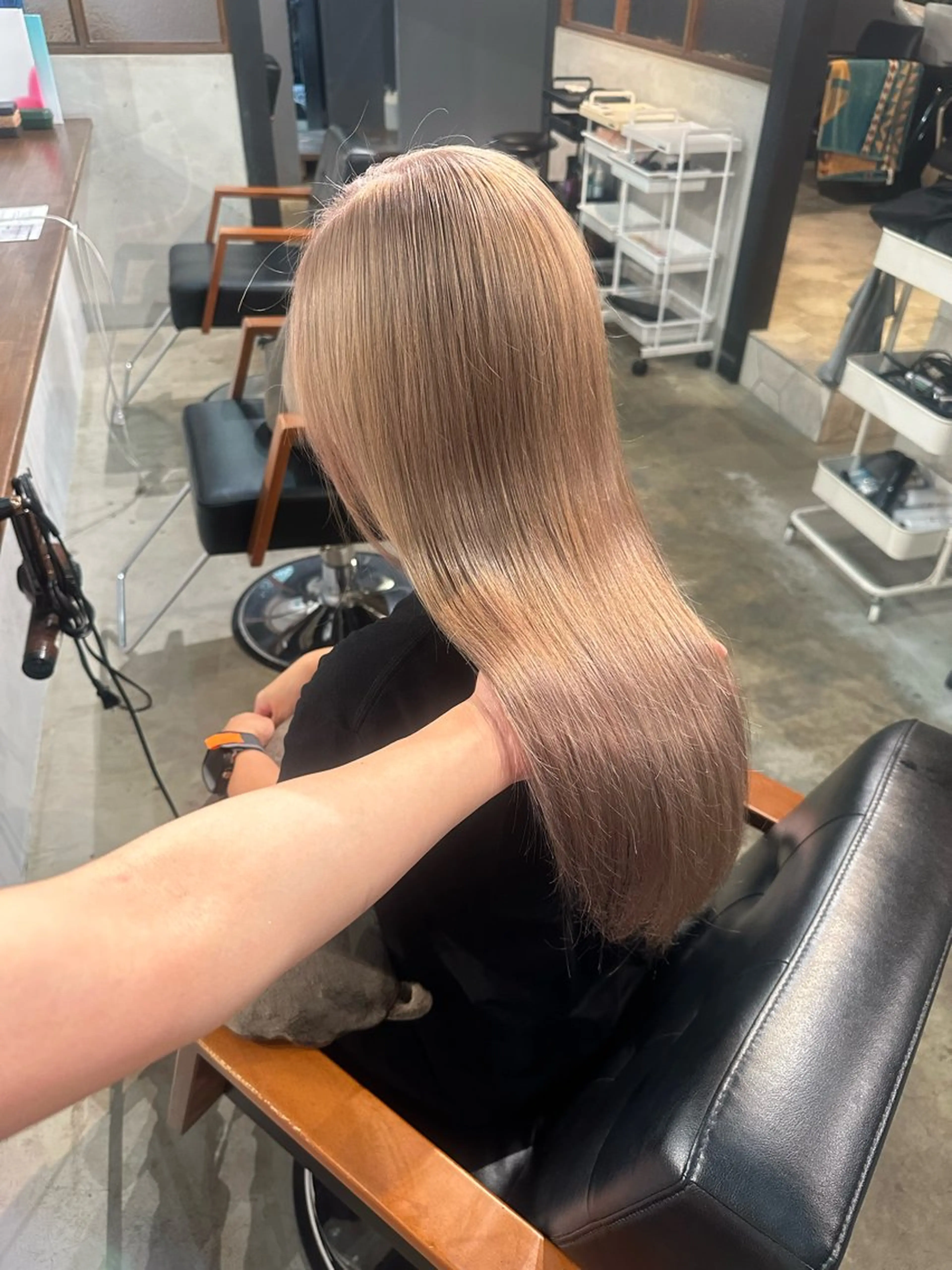 ロング ヘアカラー Baby美容師 Ninaのヘアスタイル