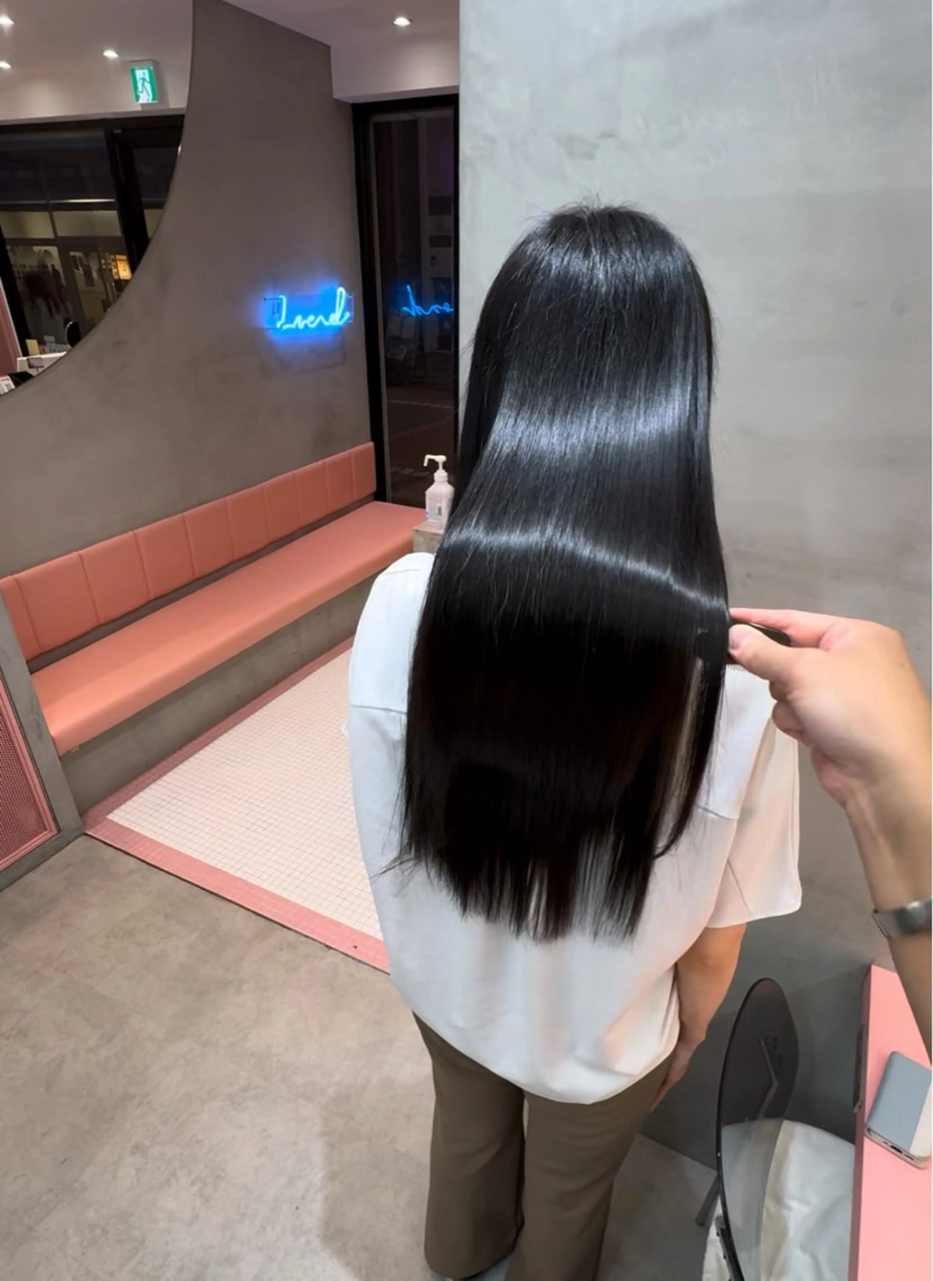 ロング カット 縮毛矯正 トリートメント Lond polaire所属・レイヤー/艶髪 縮毛矯正🌱  赤石のヘアスタイル