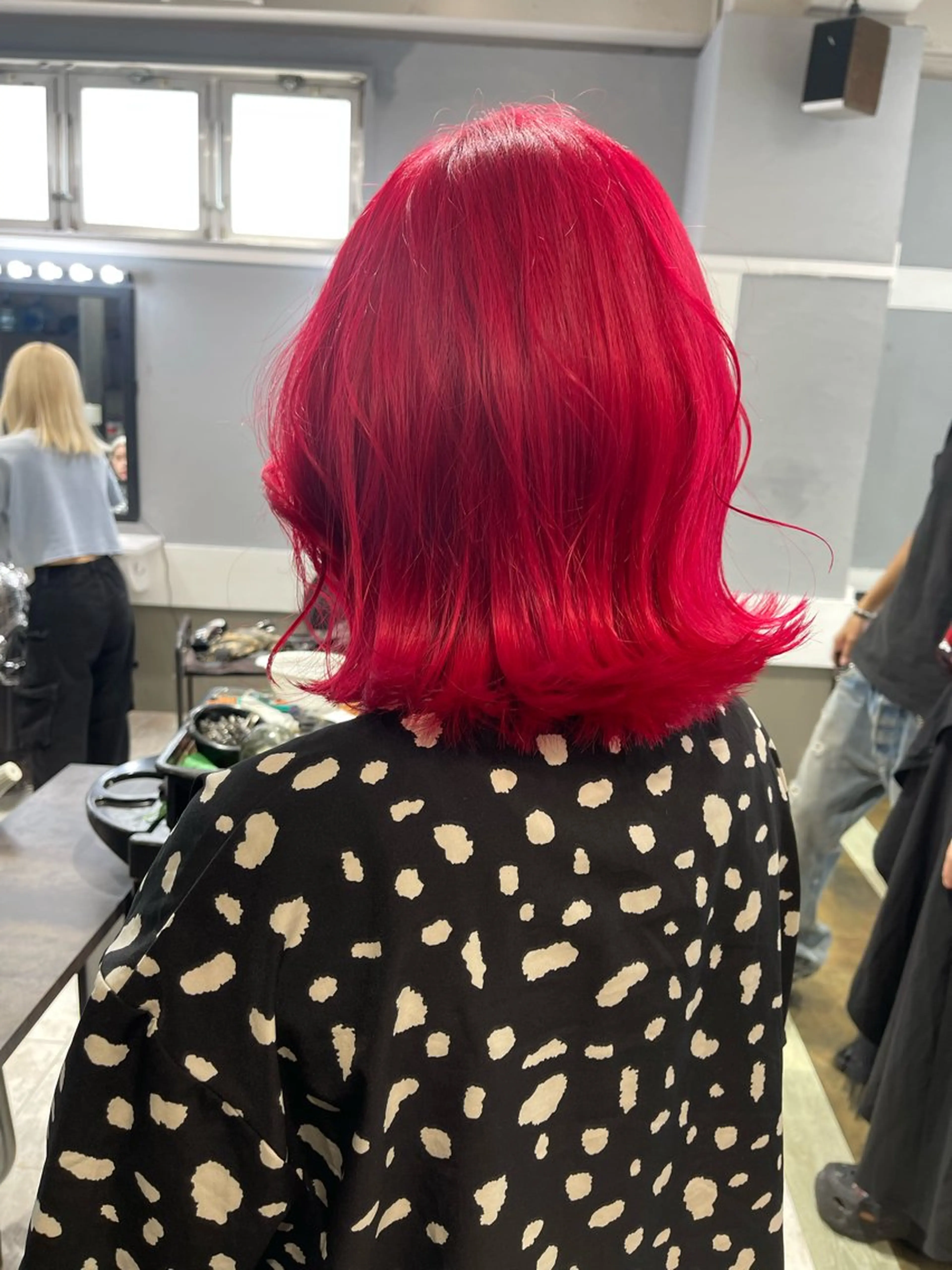 ミディアム カラー ベージュカラー ブリーチ ブロンド ケアブリーチ デザインカラー ヘアカラー トリートメント 宮崎　達也 ブリーチ／レイヤーのヘアスタイル