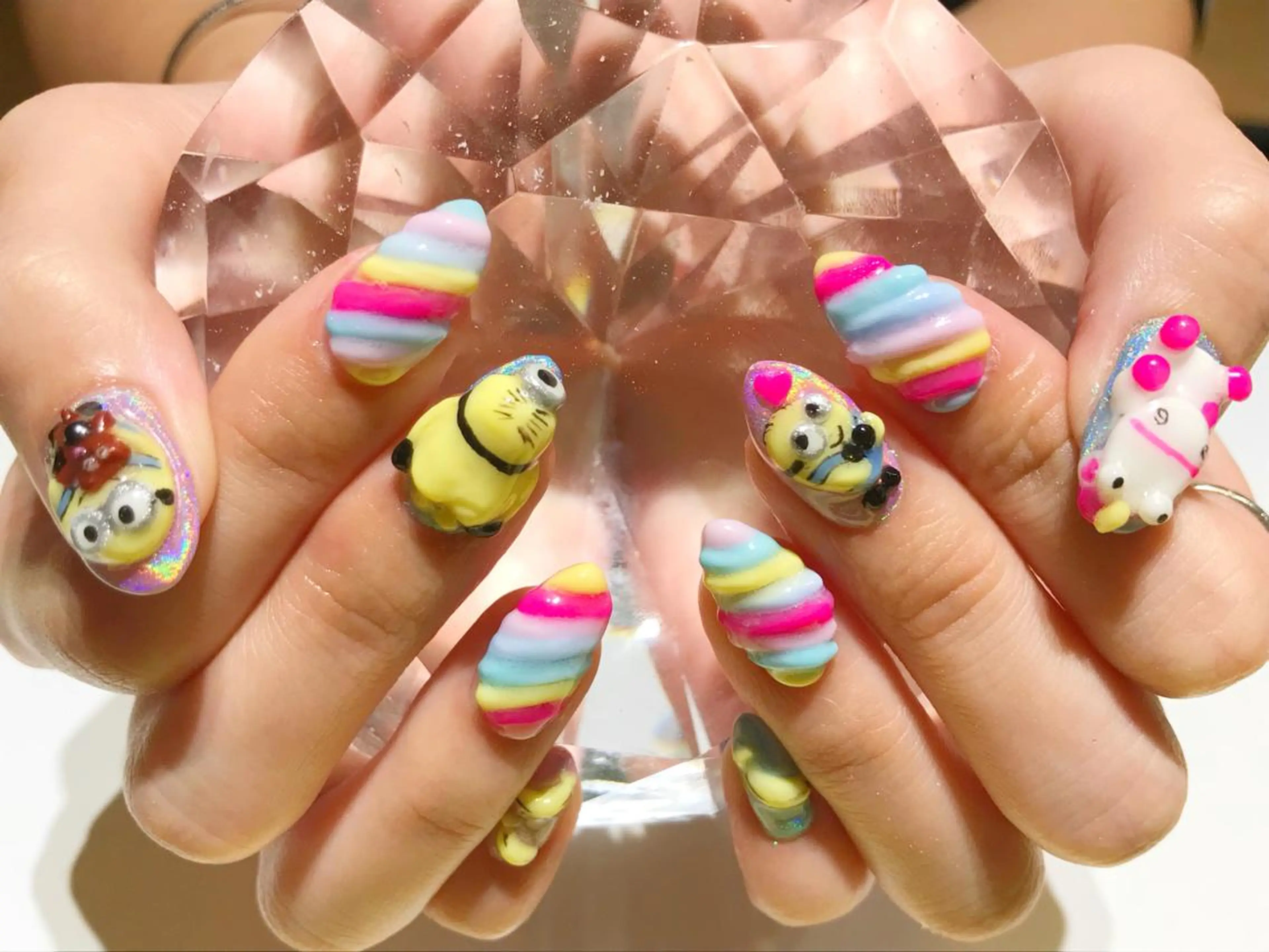 ネイル ジェルネイル YUN 💅のネイルデザイン