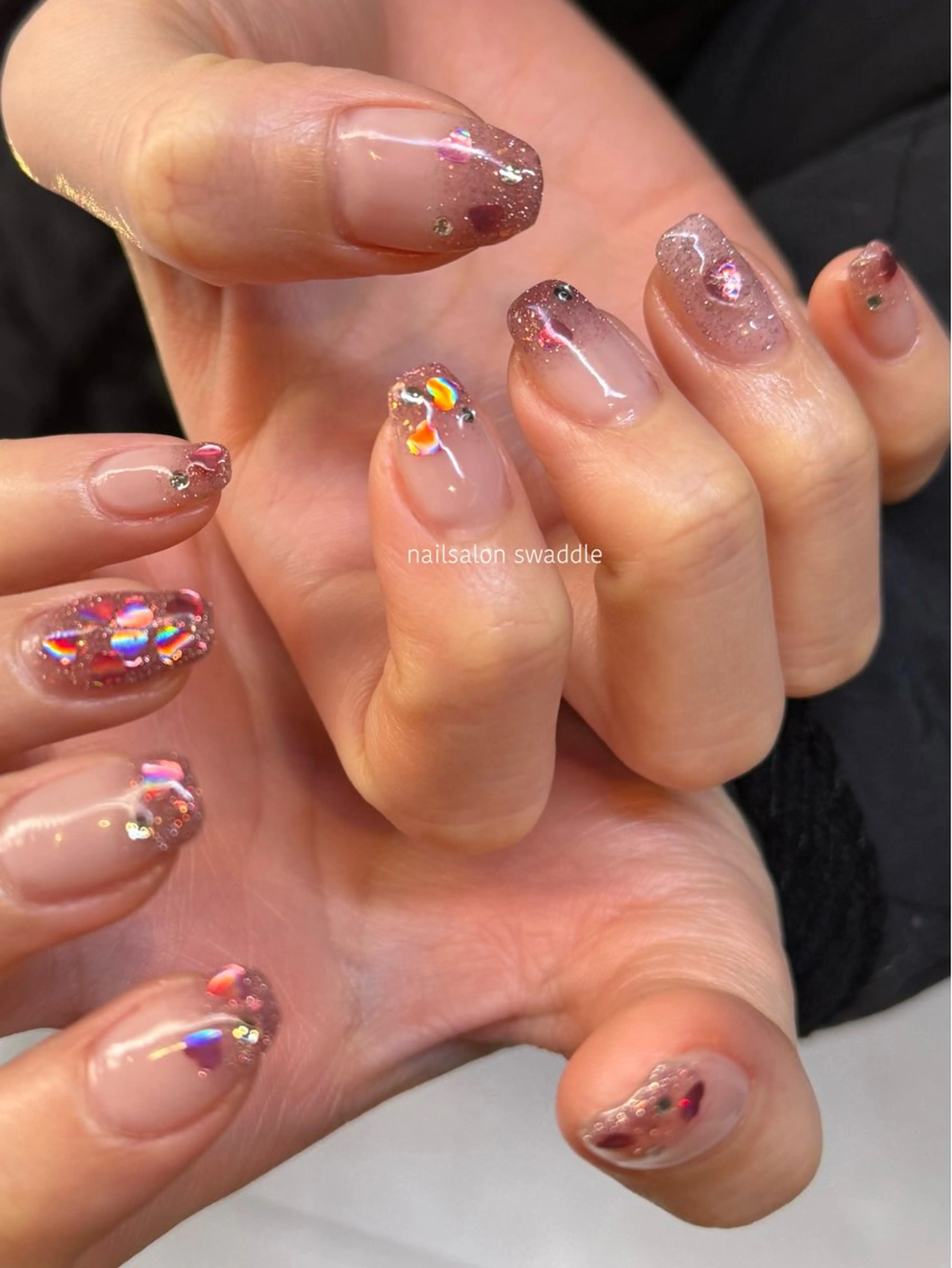 ネイル グラデーション ハート バレンタイン ハンドネイル ハンドケア nail salon swaddle 🪽のネイルデザイン