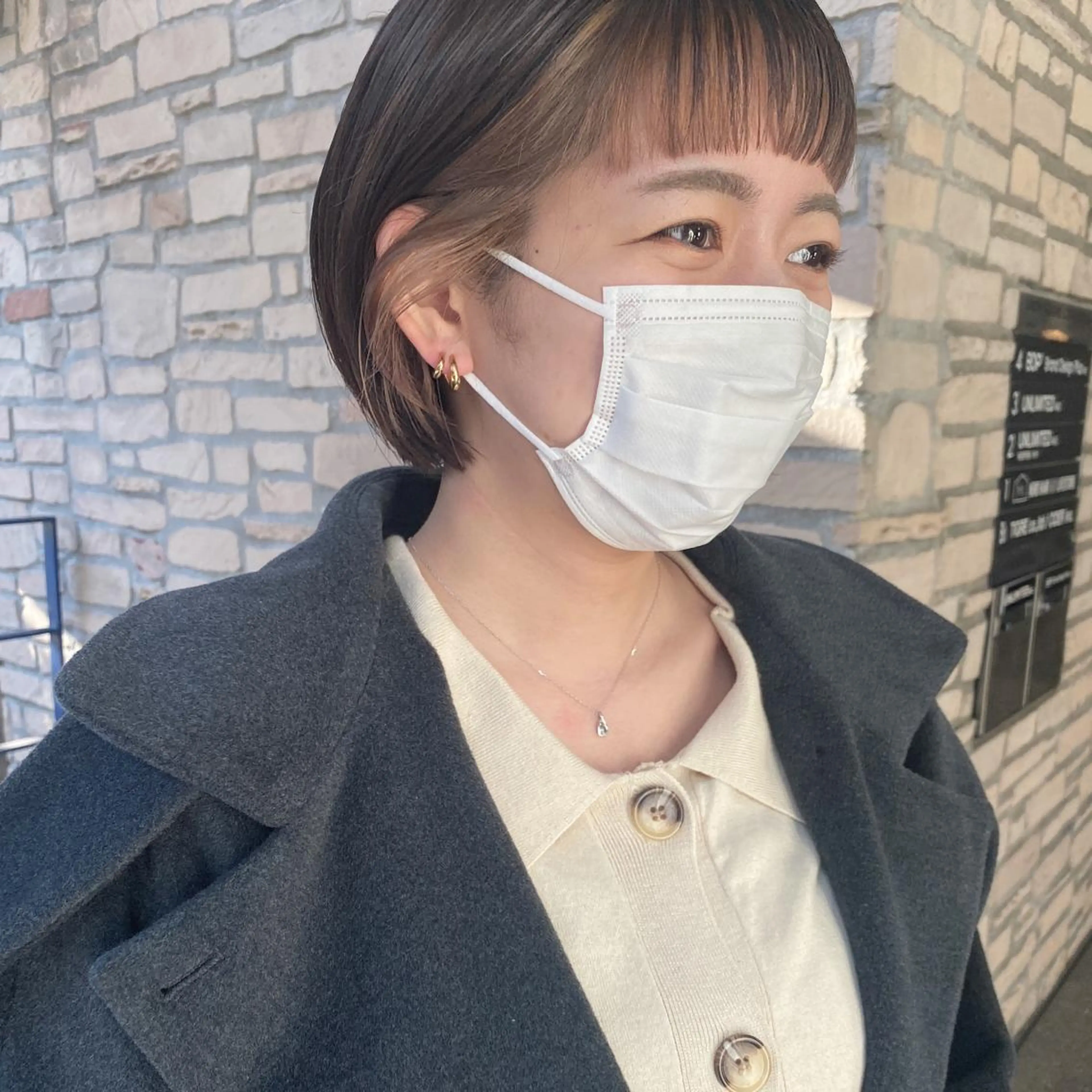ショート カラー ブリーチ デザインカラー 顔周りカット ヘアカラー トリートメント やまもと さえのヘアスタイル