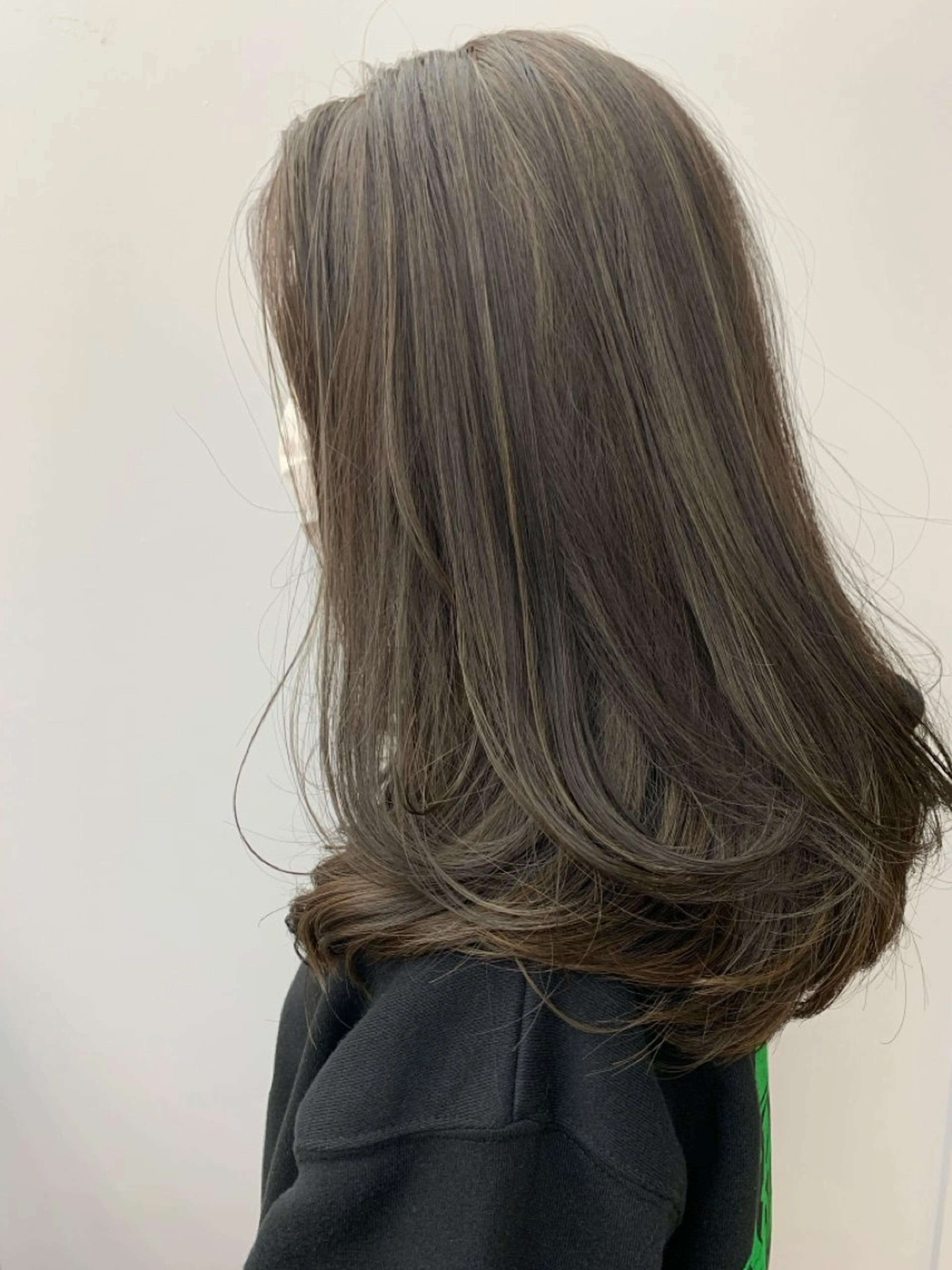 ロング カラー ヘアカラー トリートメント newi 所沢のヘアスタイル