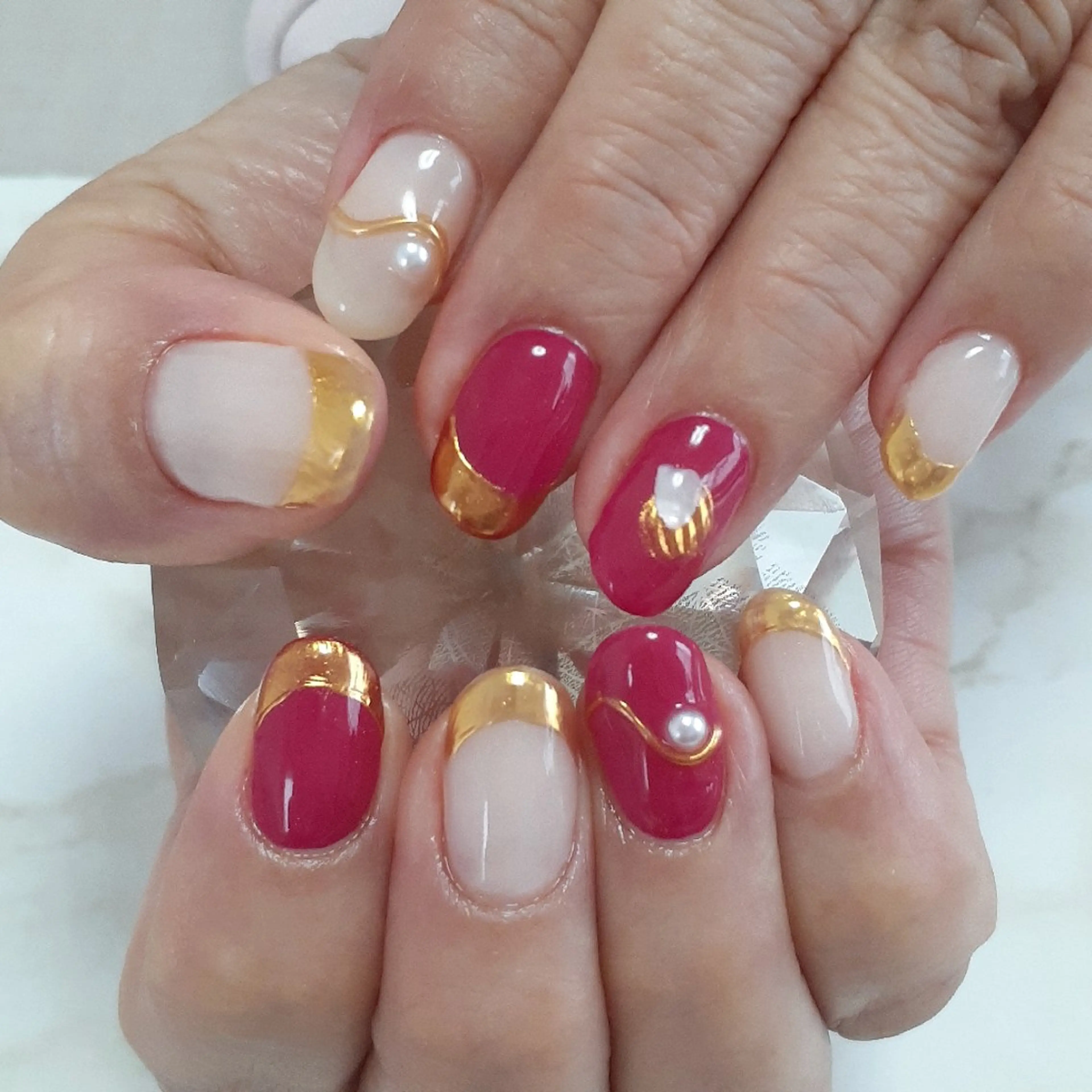 ネイル ゴールド ミラーネイル 冬ネイル クリスマス ハンドネイル 池元 真由美のネイルデザイン