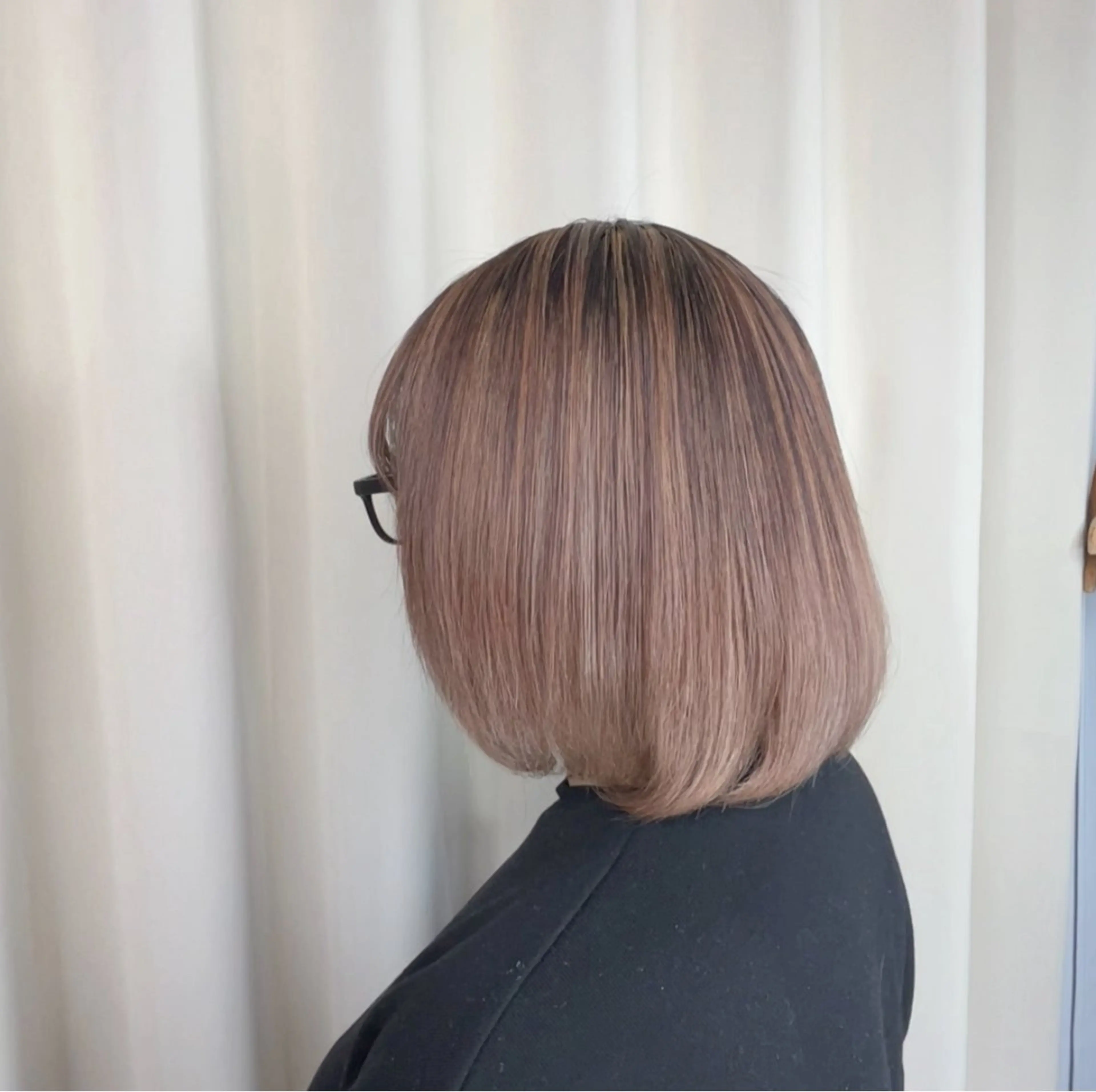 ミディアム ハイライト レイヤーカット かなざわ みかのヘアスタイル