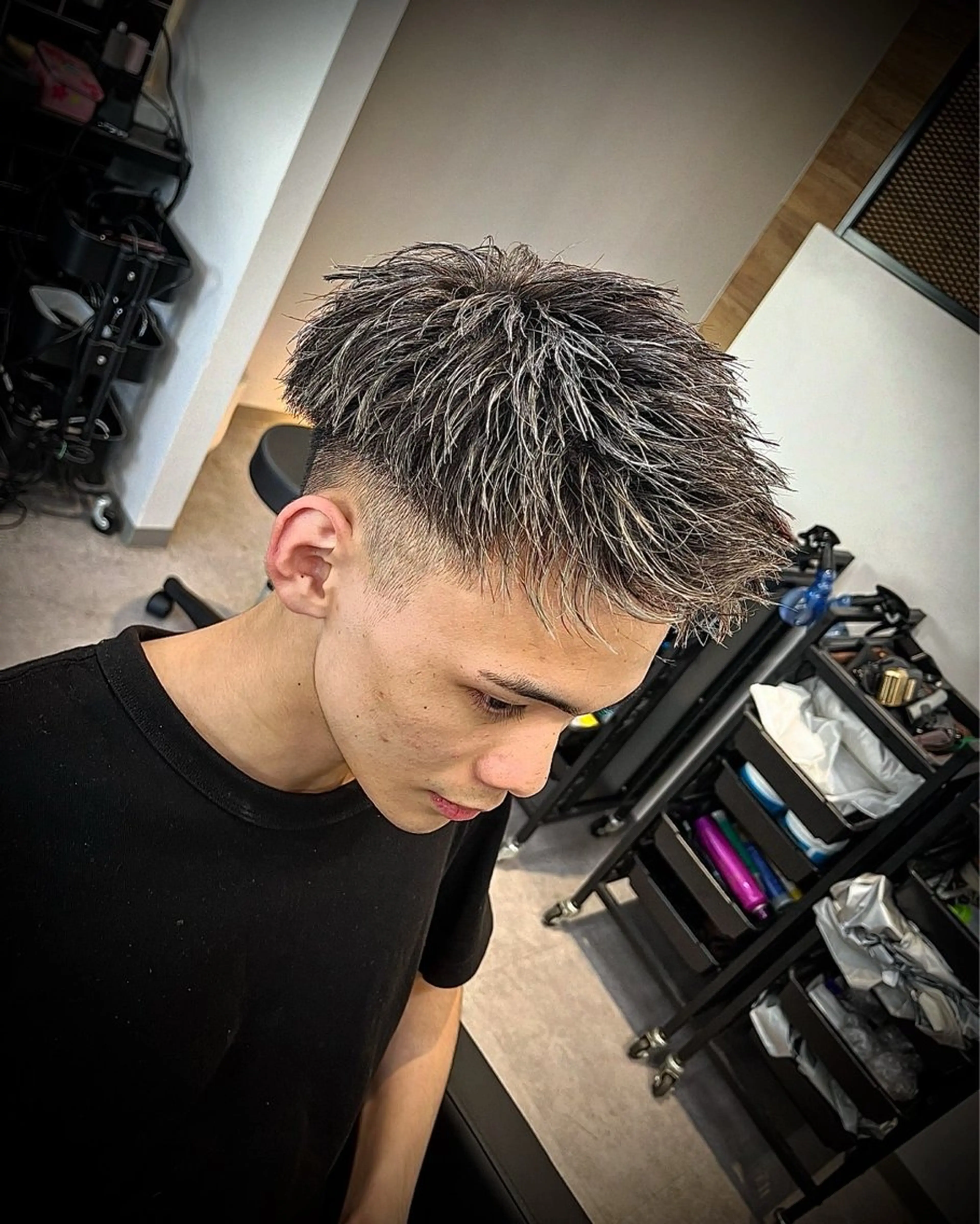 ショート カラー ヘアアレンジ メンズ メンズメッシュ モヒカン メッシュ カット ヘアカラー ヘアセット men'slapis YUTOのヘアスタイル