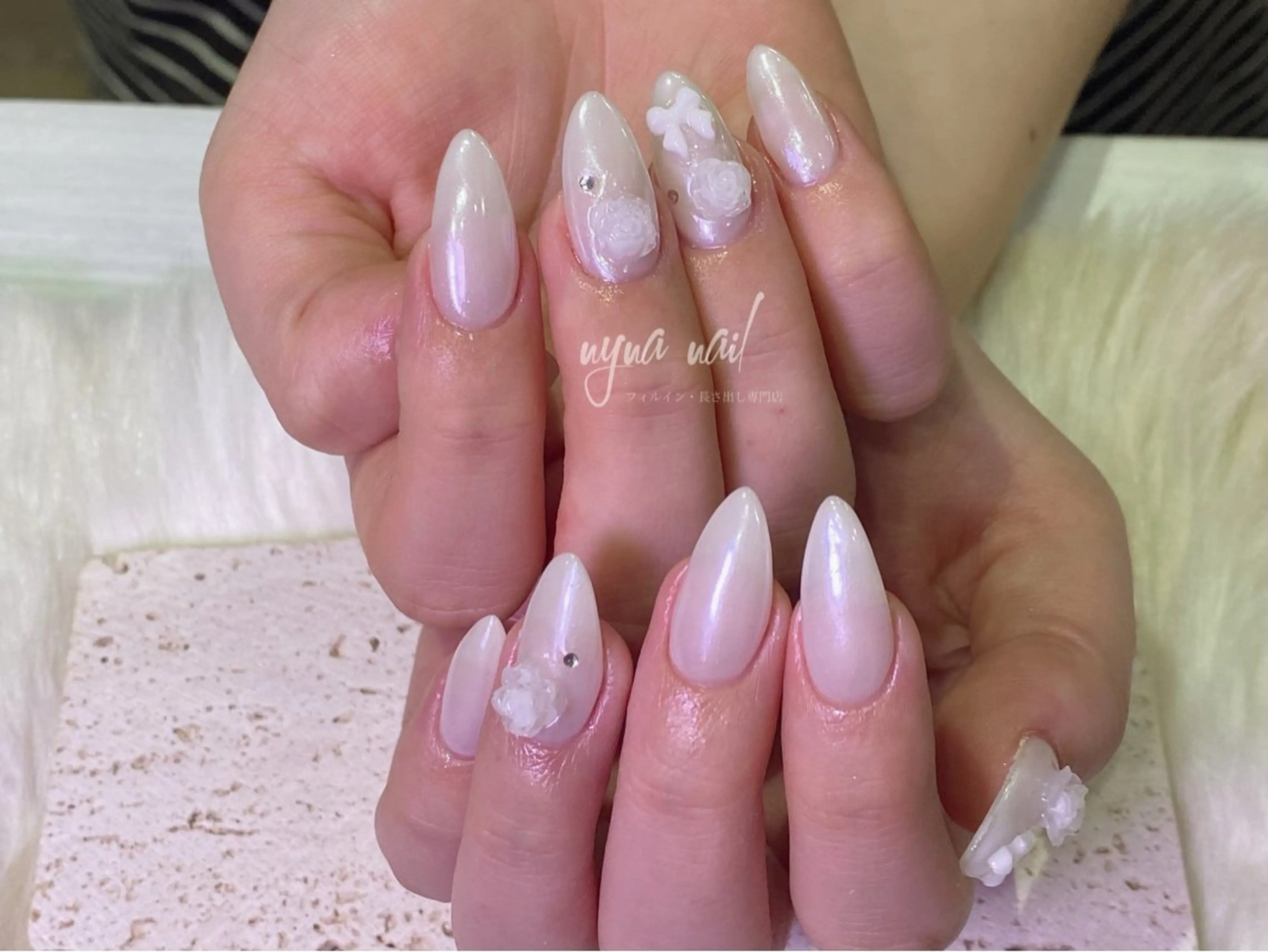 ネイル ハンドネイル 花 火のネイルデザイン