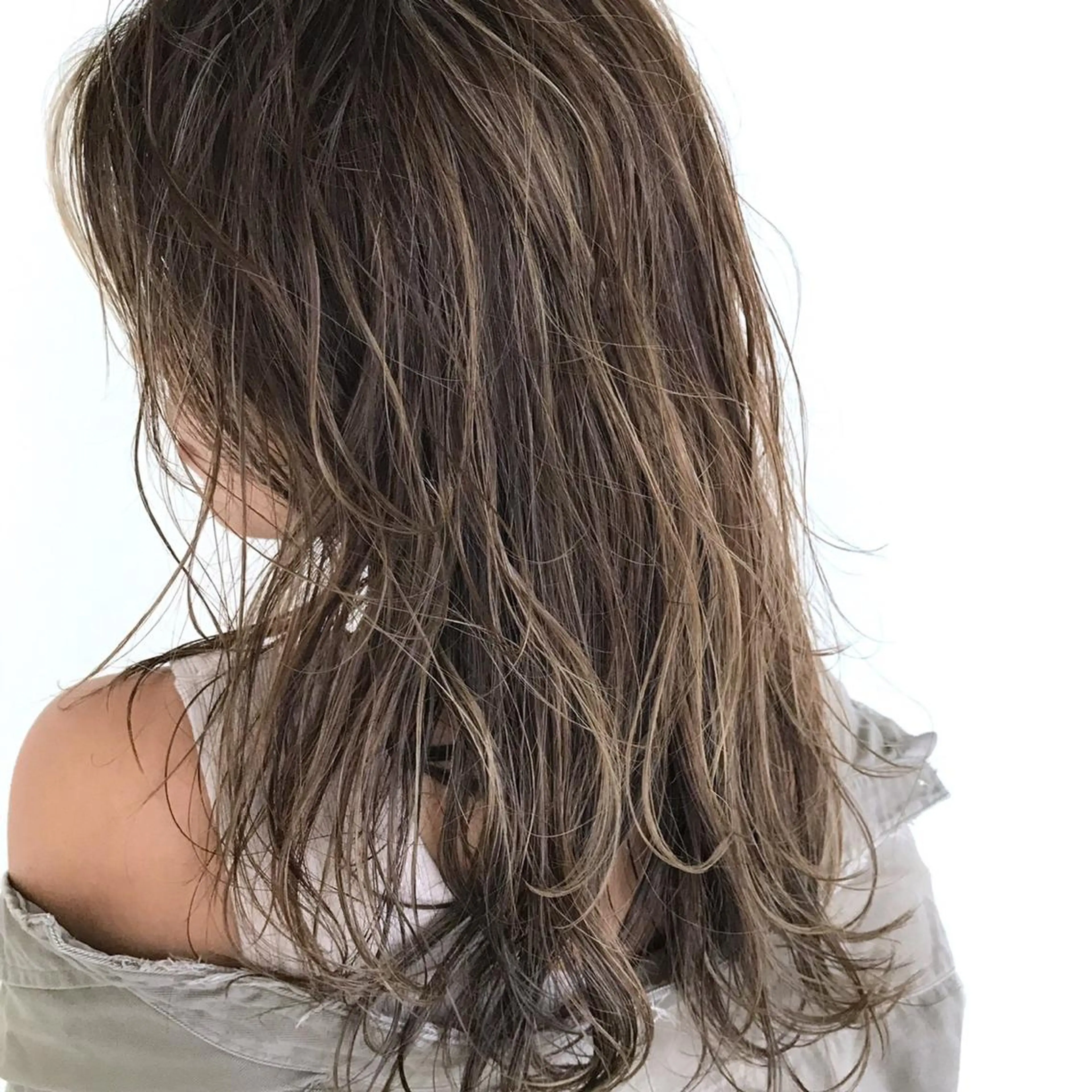 ロング カラー グランジヘア 無造作ヘアHYUGAのヘアスタイル