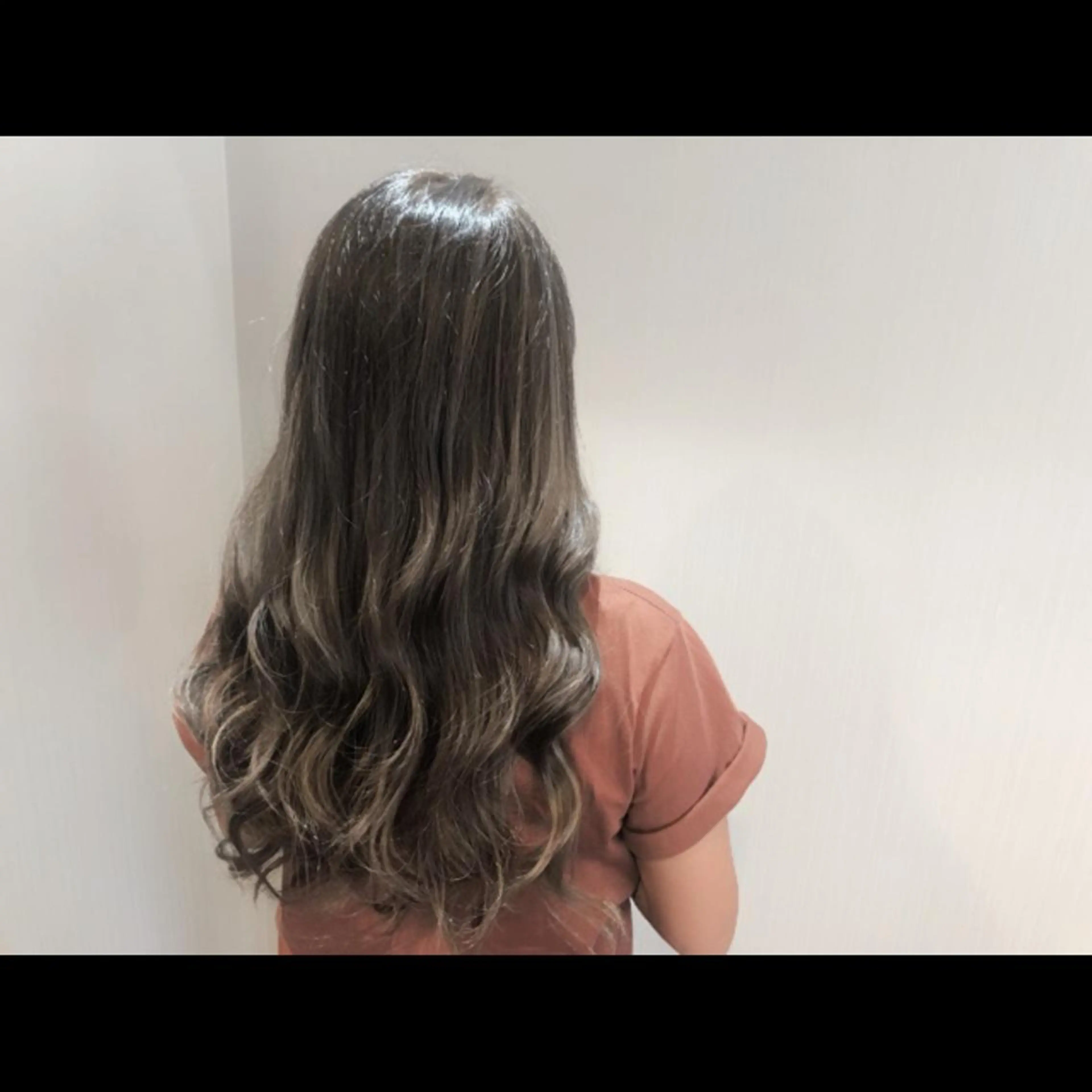 セミロング カラー パーマ ヘアアレンジ メンズ カット ヘアカラー moku所属・【mokuオーナー】 ちはるのヘアスタイル