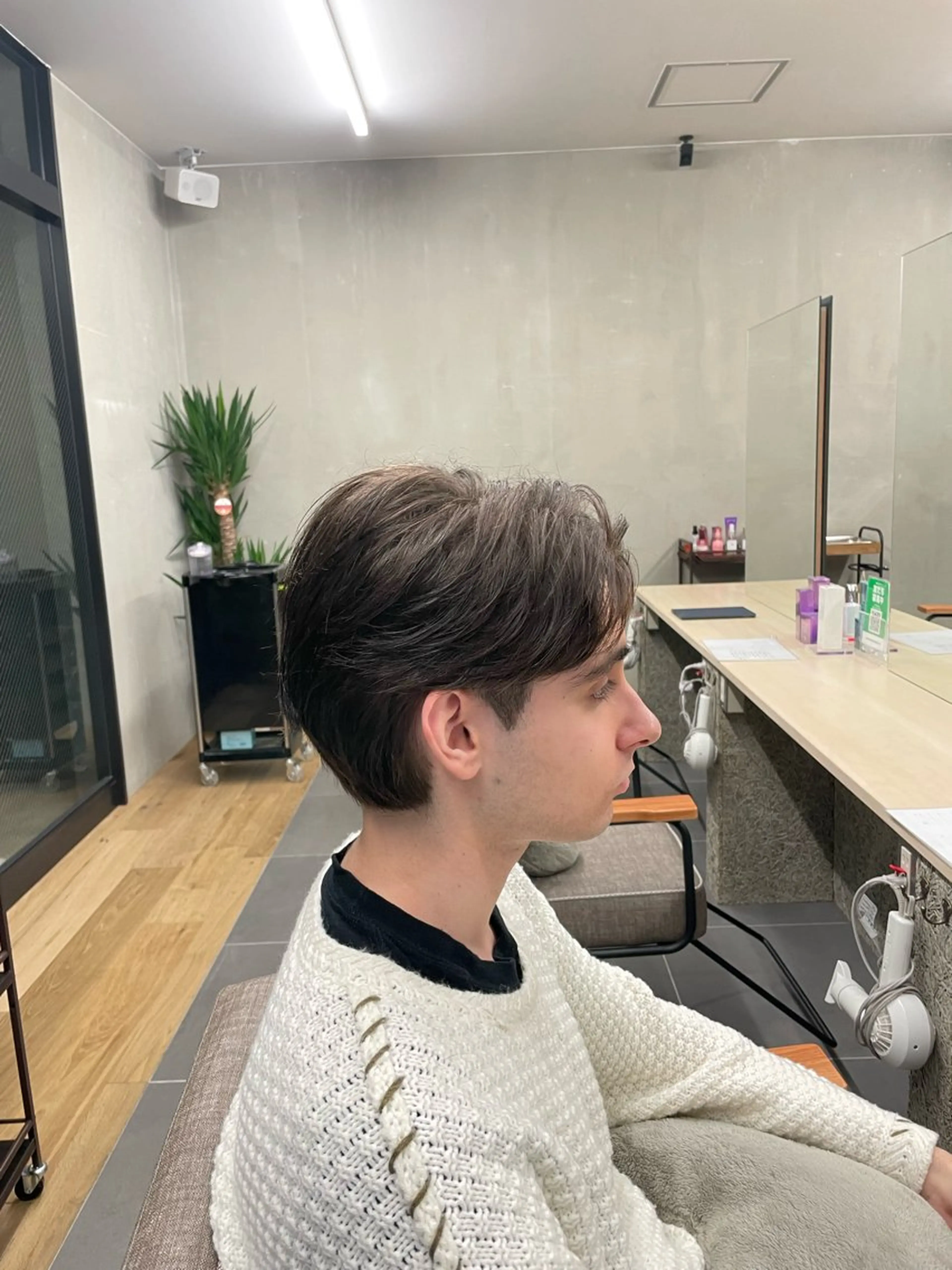 メンズ センターパート カット 遠藤 健登のヘアスタイル