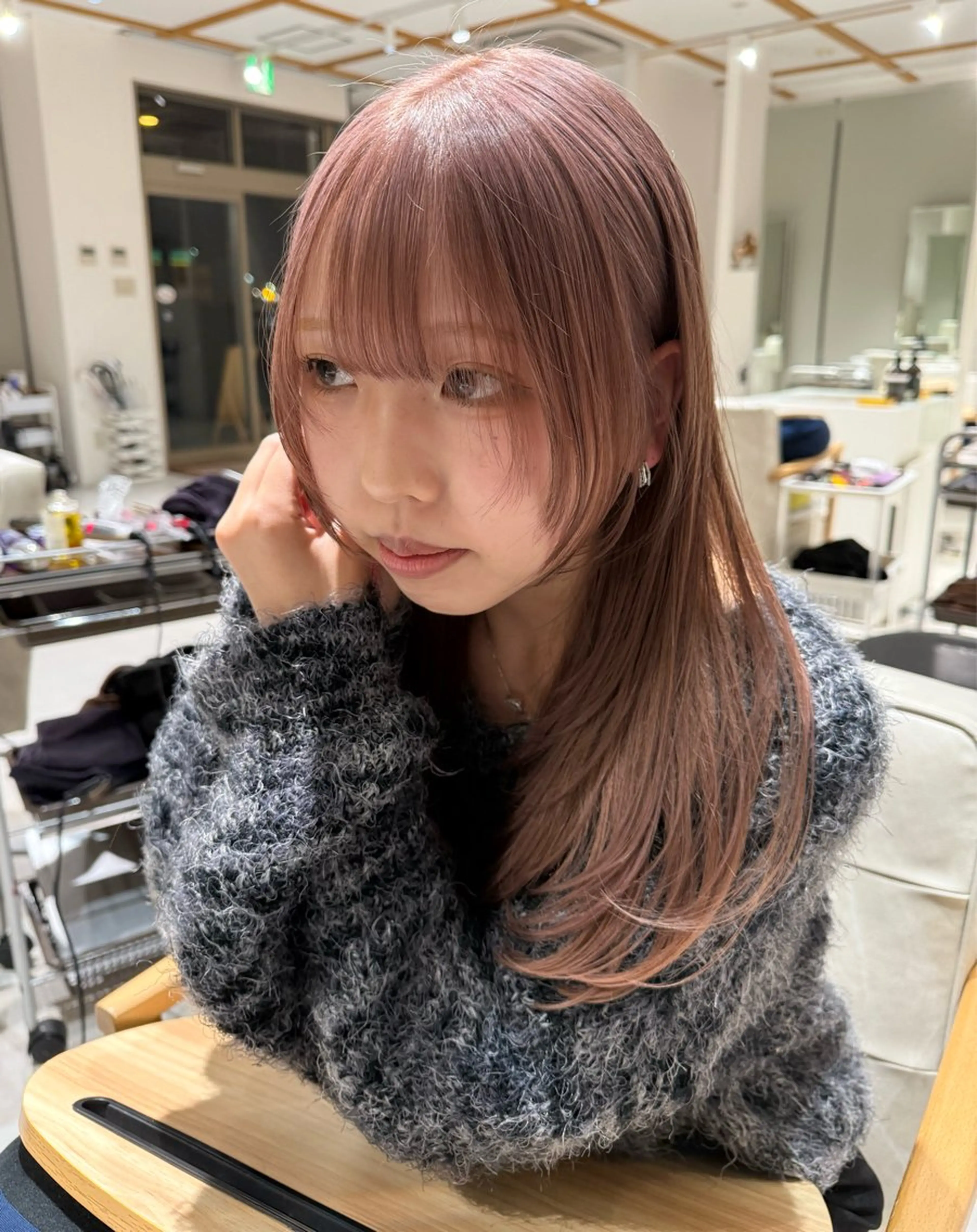 ロング カラー デザインカラー ハイトーンカラー レイヤーカット ウルフカット Null原宿店所属・原 優季のヘアスタイル