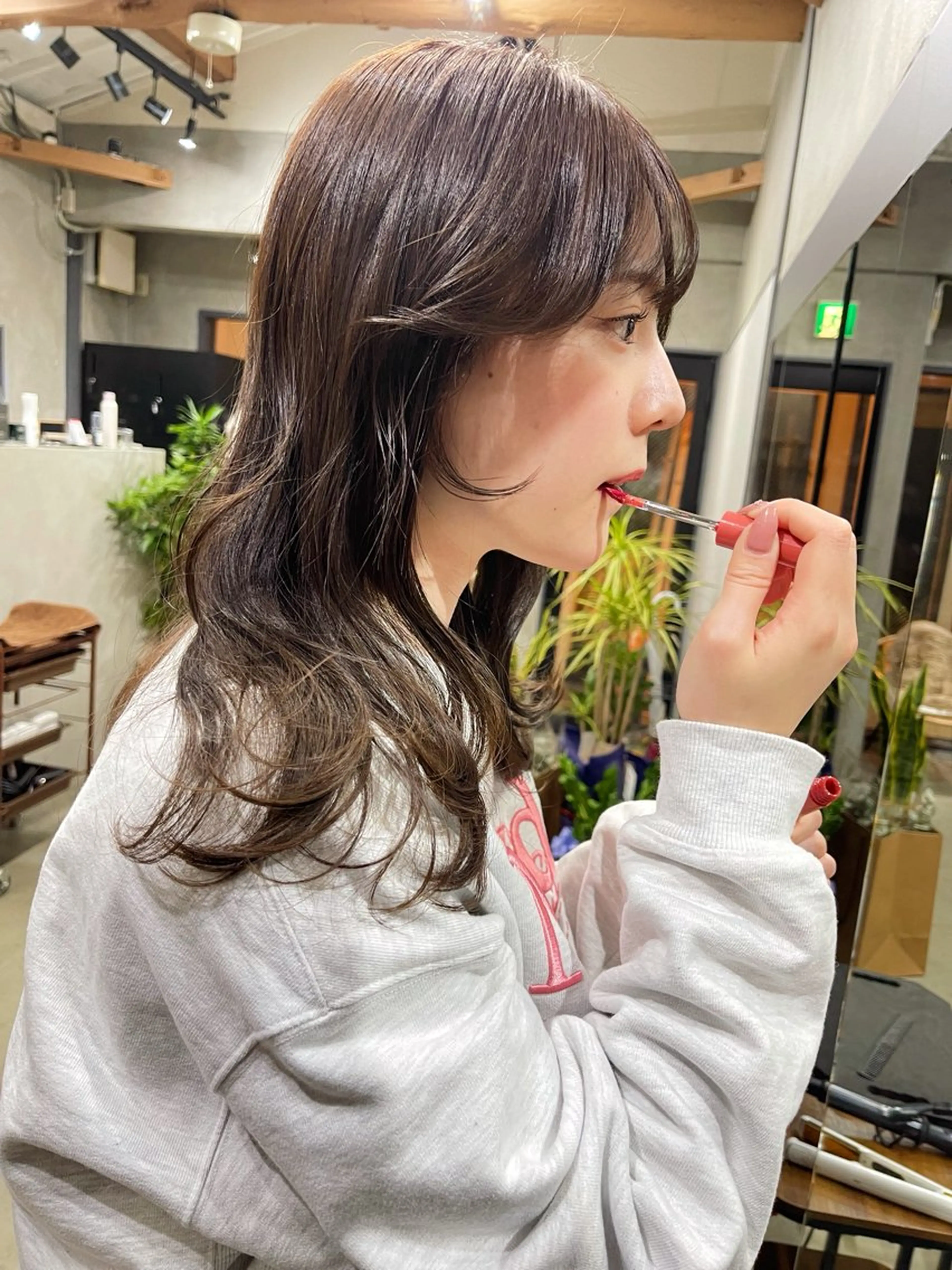 ミディアム カラー ベージュカラー ブリーチ ダブルカラー ブリーチなしカラー オリーブベージュ ヘアカラー トリートメント AiM 大名のヘアスタイル