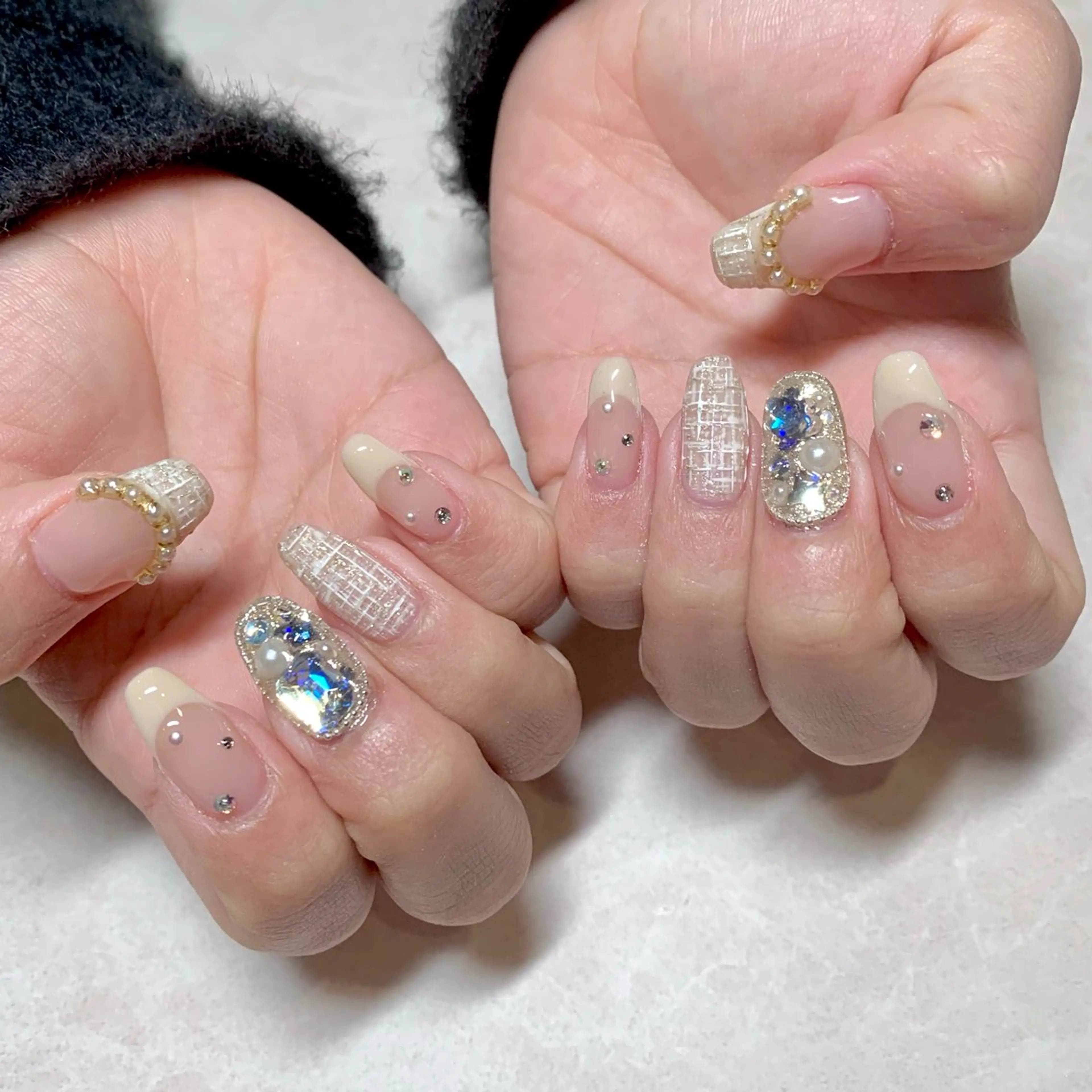 ネイル フレンチネイル ガーリー キラキラネイル ツイードネイル バレンタイン ハンドネイル Nail Salon Lillion【リリオン】所属・lillion karenのネイルデザイン