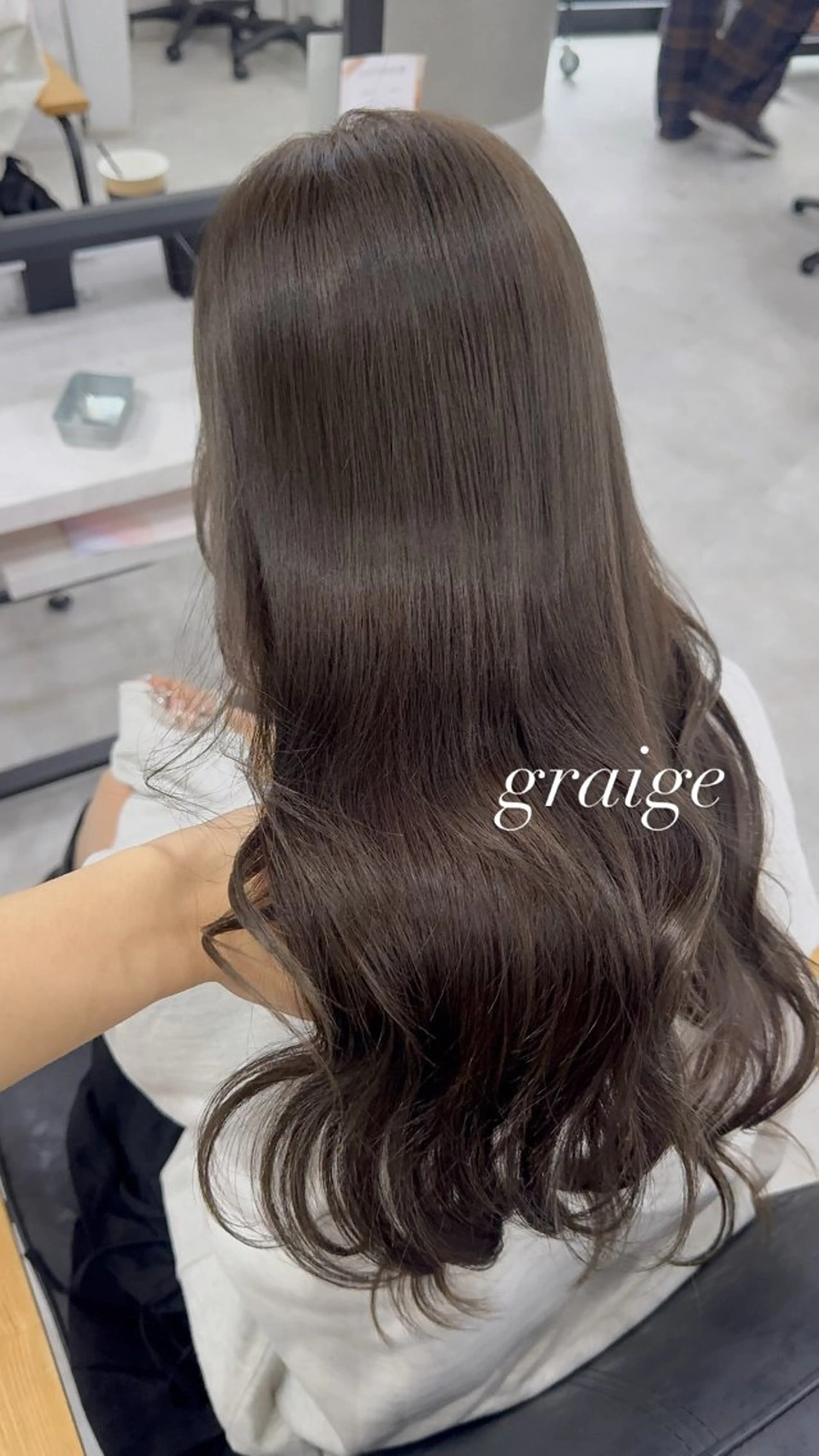 ロング カラー アッシュ アッシュブラウン ベージュカラー 黒髪 ブリーチ カット ヘアカラー トリートメント 赤み無し柔らかカラー 【梅田】madokaのヘアスタイル